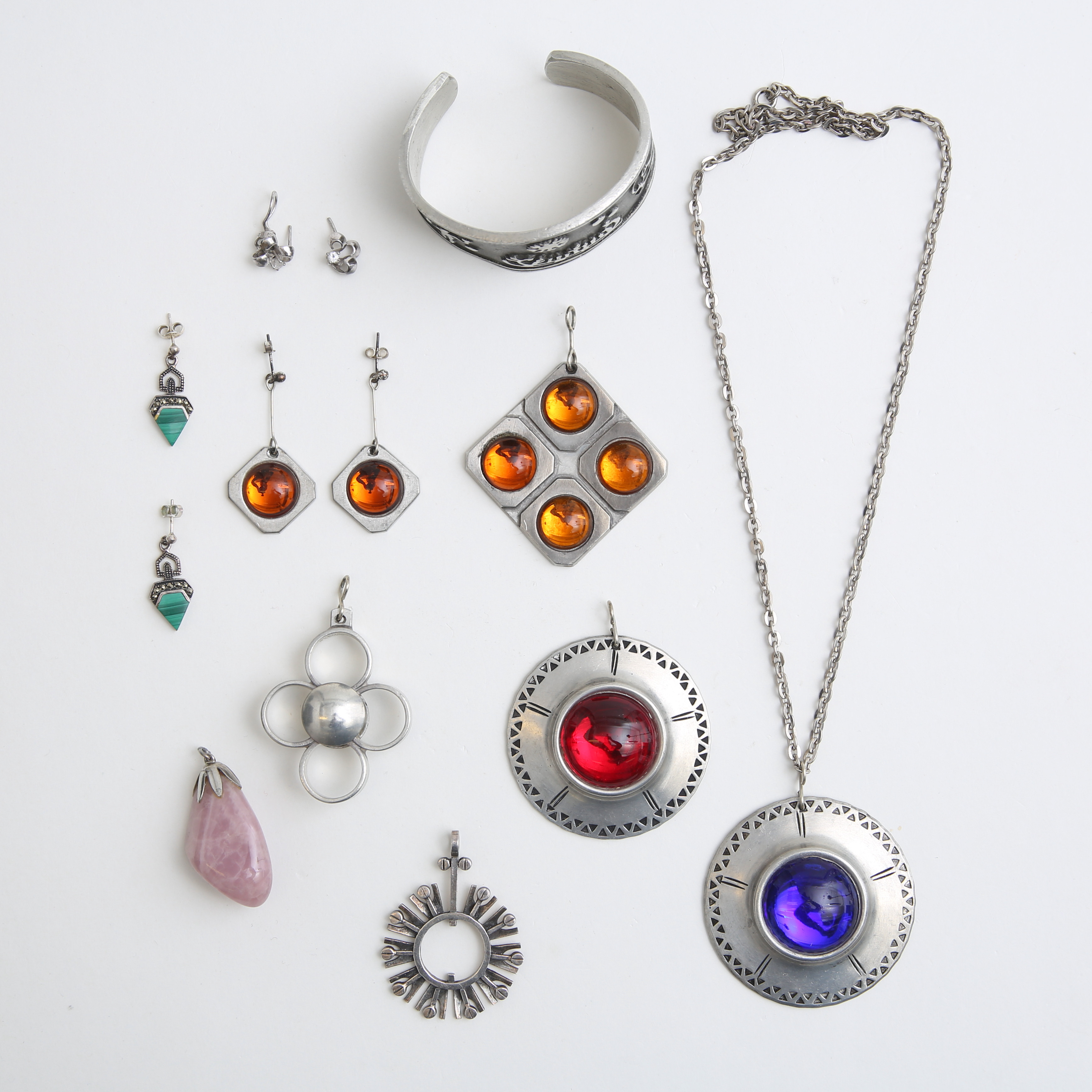 SMYCKEN, mindre parti, mestadels TENN.