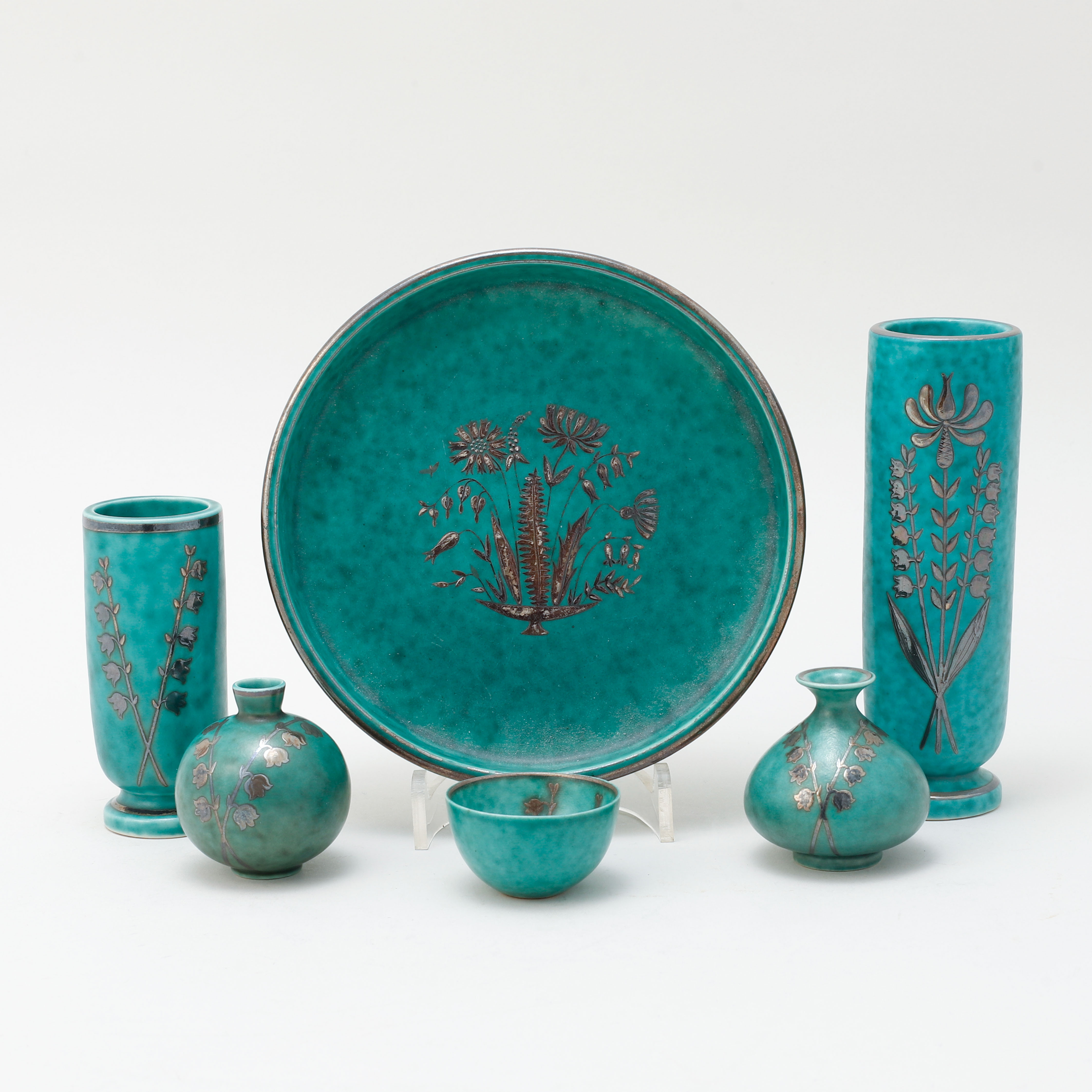 WILHELM KÅGE. Vaser, 4 stycken, skål samt fat, stengods, "Argenta", Gustavsberg.