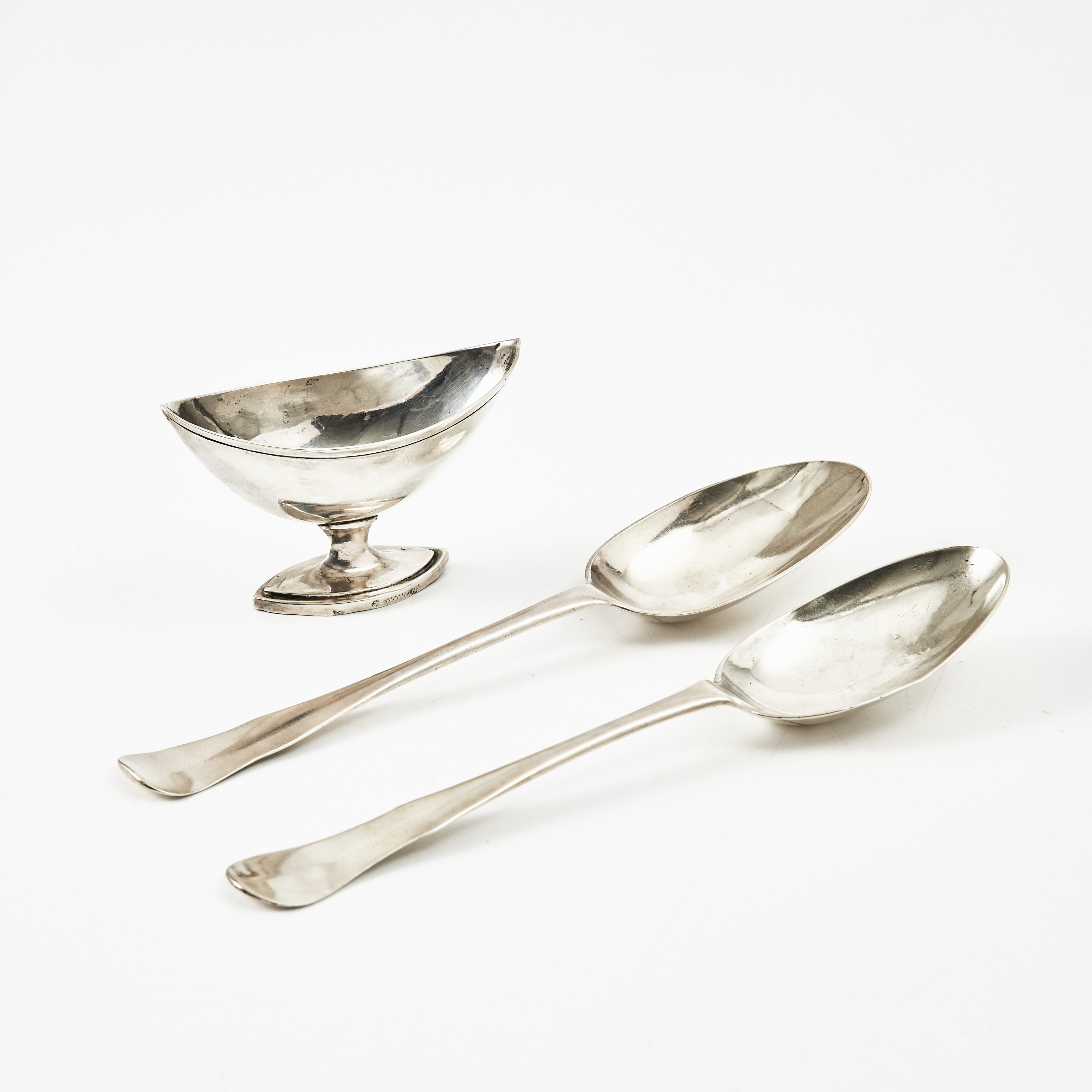 SALTKAR och SKEDAR, silver, 3 delar, 1700-tal.