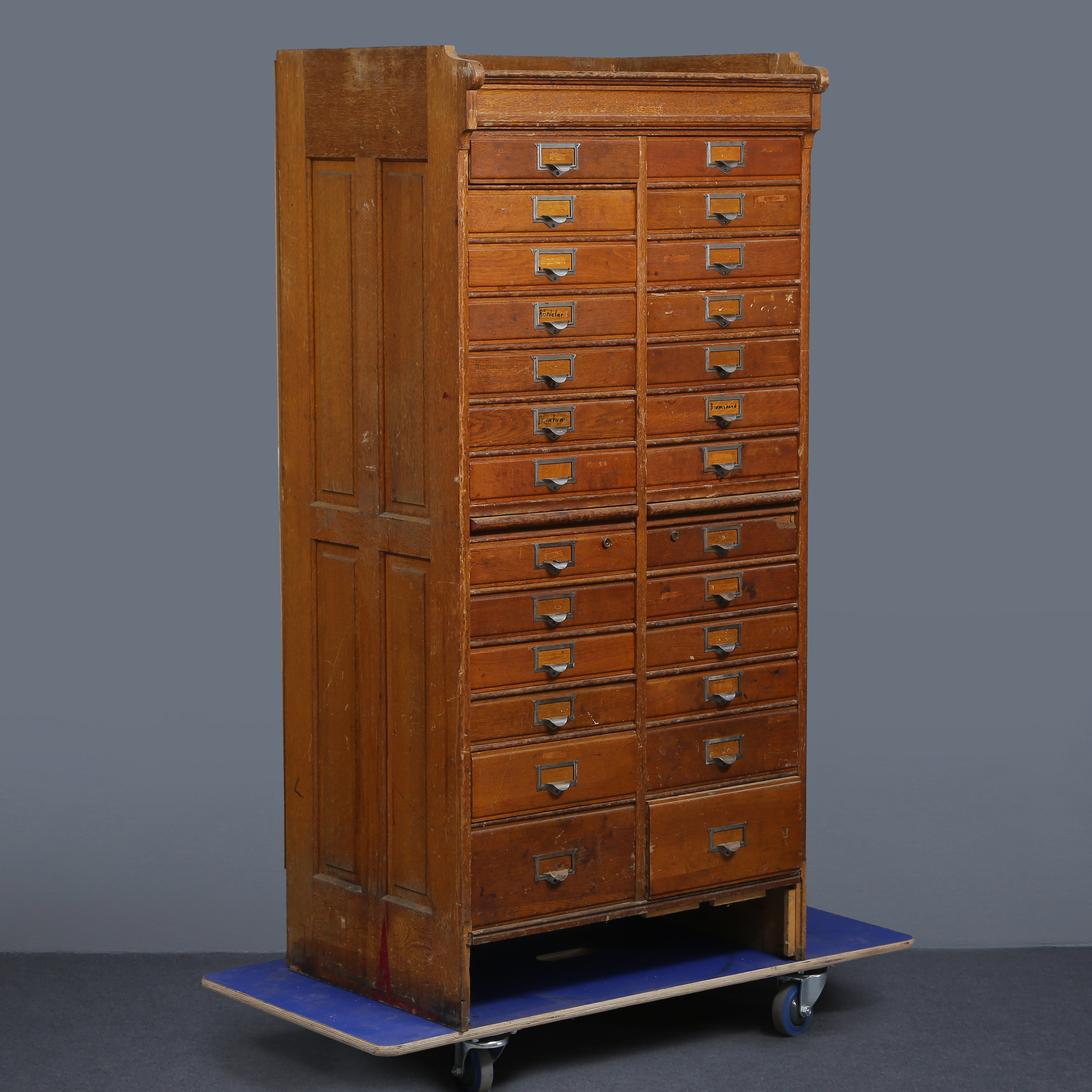 ARKIVSKÅP, PROVENIENS, FRÅN THORSTEN EKSTRÖMERS KONTOR PÅ HERRGÅRDEN I FÅGELFORS, MASSIV EK, ÅTVIDABERGS SNICKERIFABRIK, 1900-TALETS FÖRSTA HÄLFT.