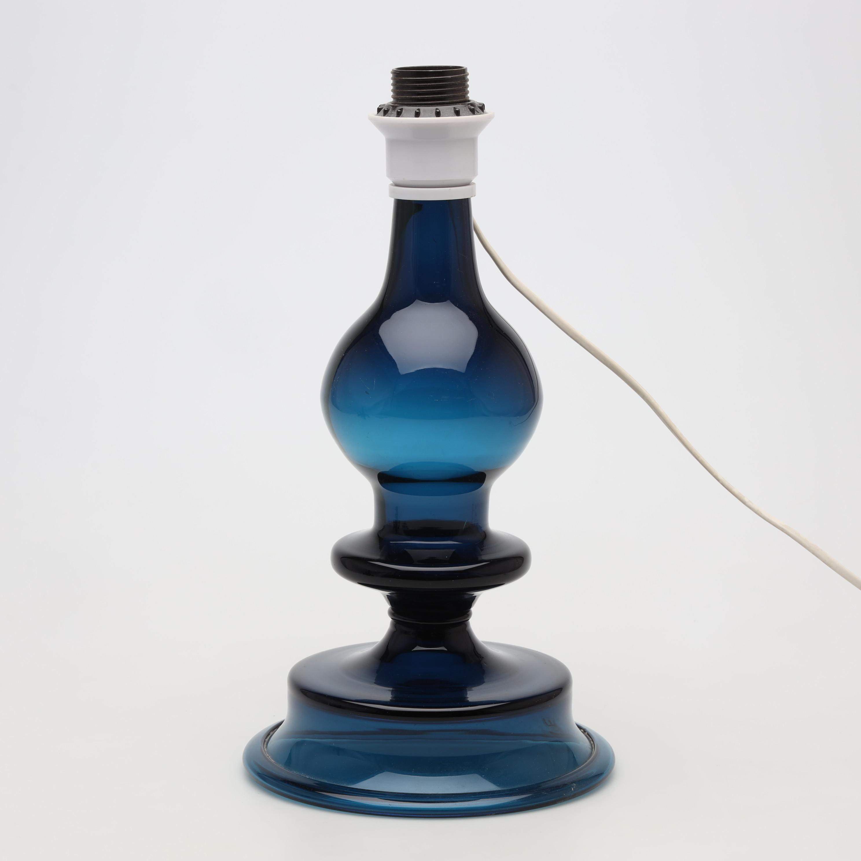 BERTIL VALLIEN. BORDSLAMPA, glas, Kosta.