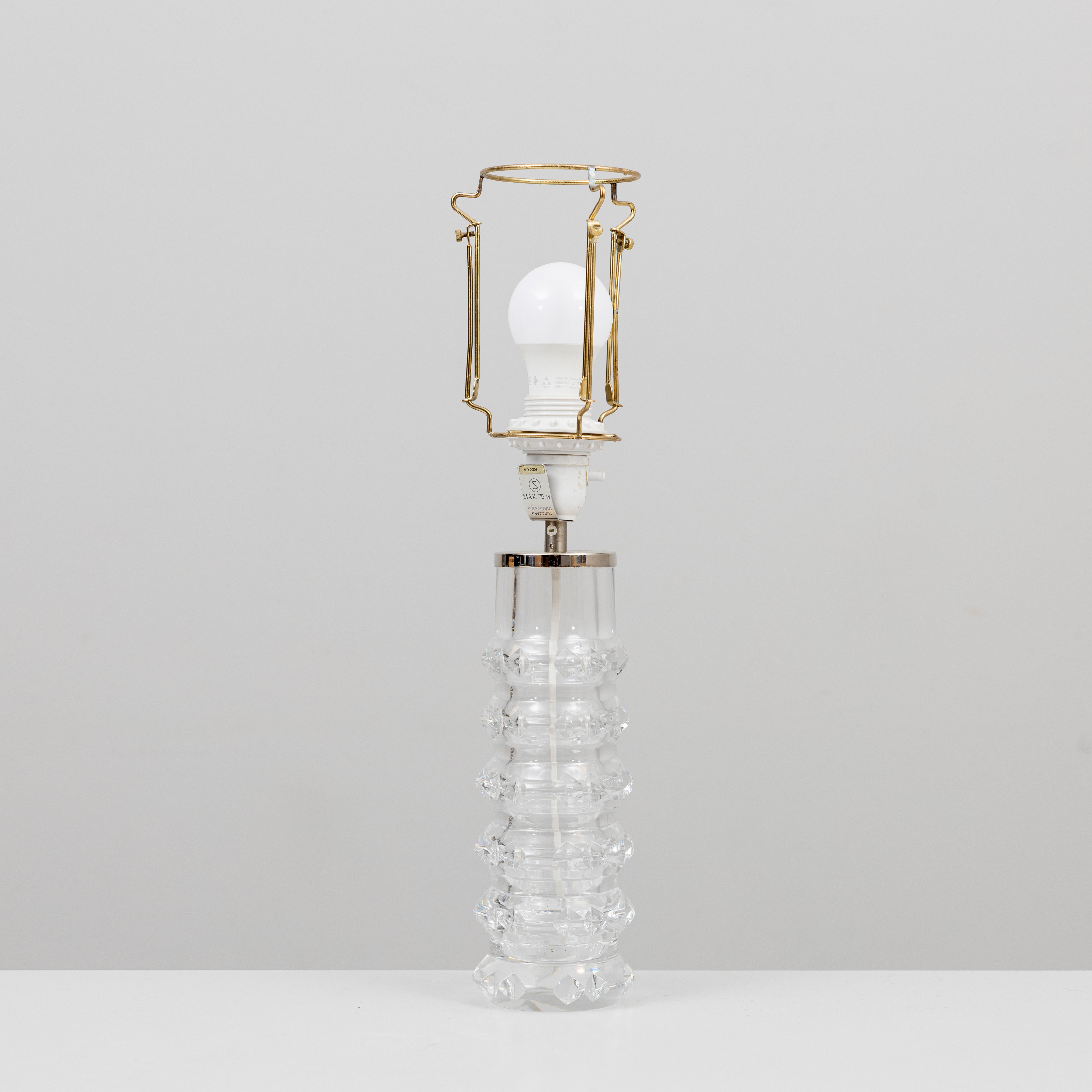 CARL FAGERLUND. Bordslampa, glas, modell RD 2074, signerad Orrefors, 1900-talets andra hälft.