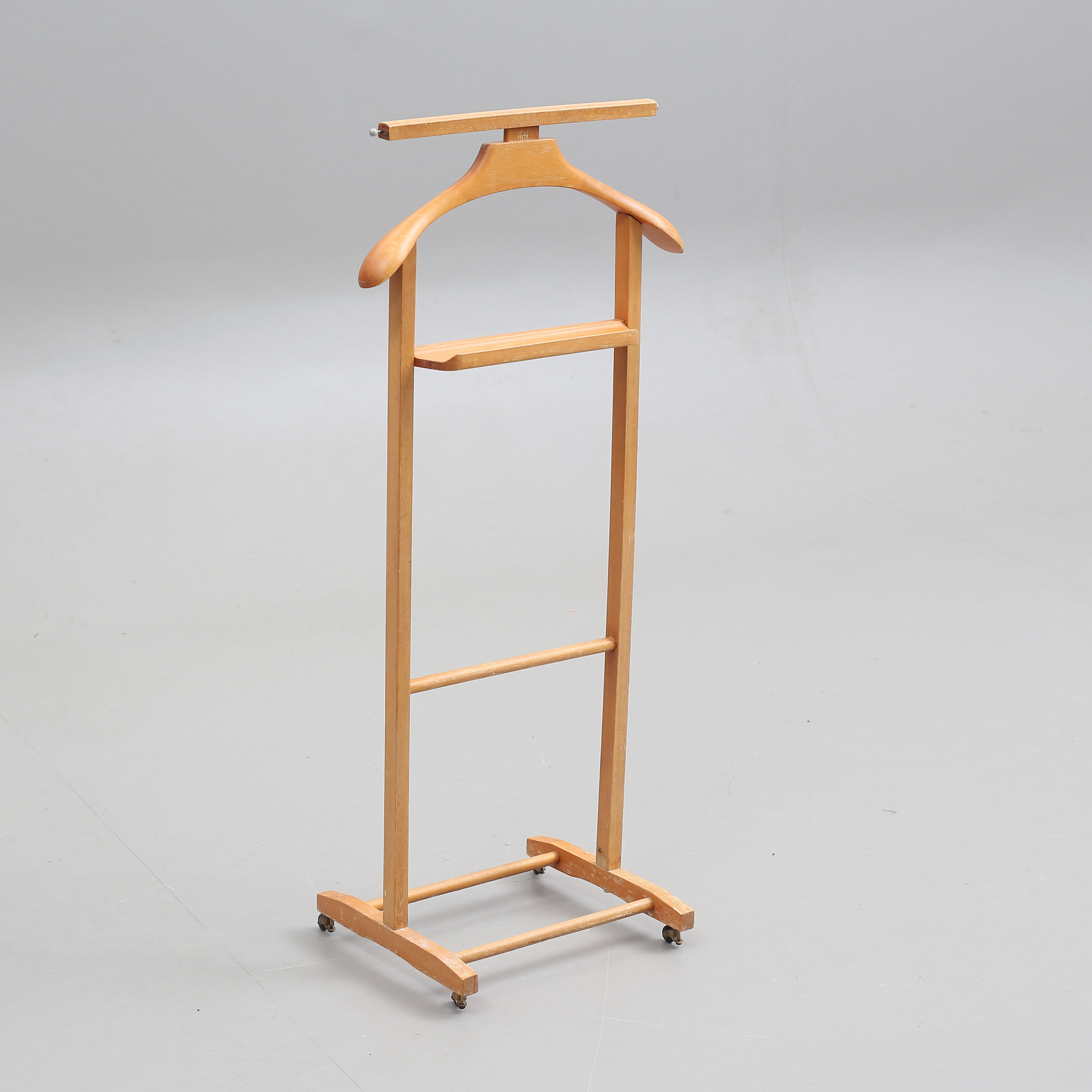 HERRBETJÄNT, "Brevettato", Italien.