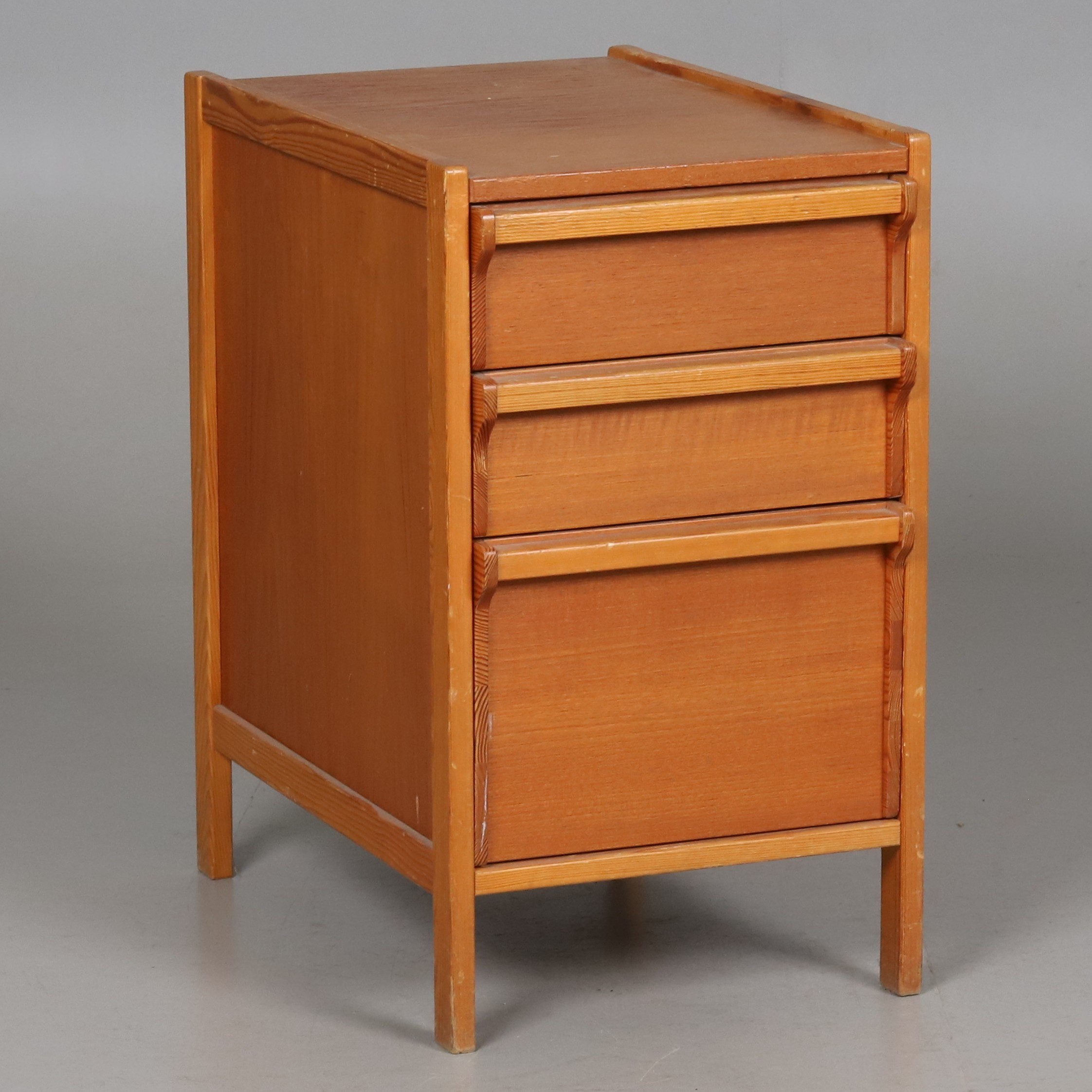 SUNE FROMELL. HURTS. Furu och teak, "Växa med läxa", märkt Lammhults Möbler, 1960-tal.