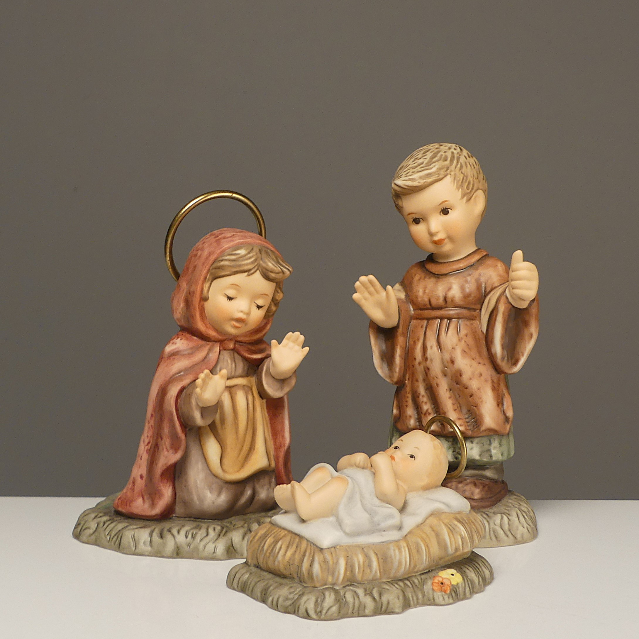 FIGURINER, porslin, 3 st, Jesusbarnet, Josef och Maria, Berta Hummel, Goebel.