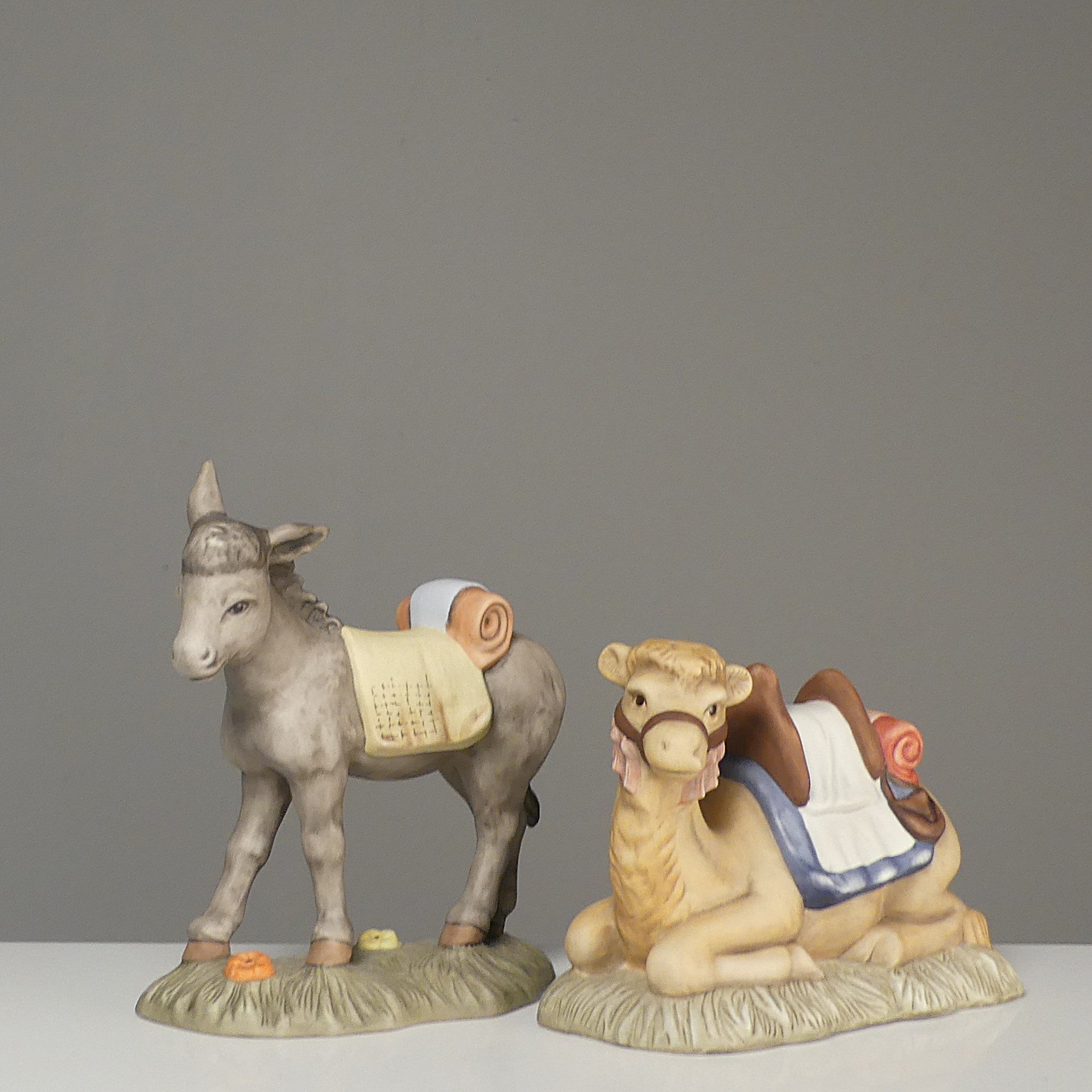 FIGURINER, porslin, 2 st, kamel och åsna, Berta Hummel, Goebel.