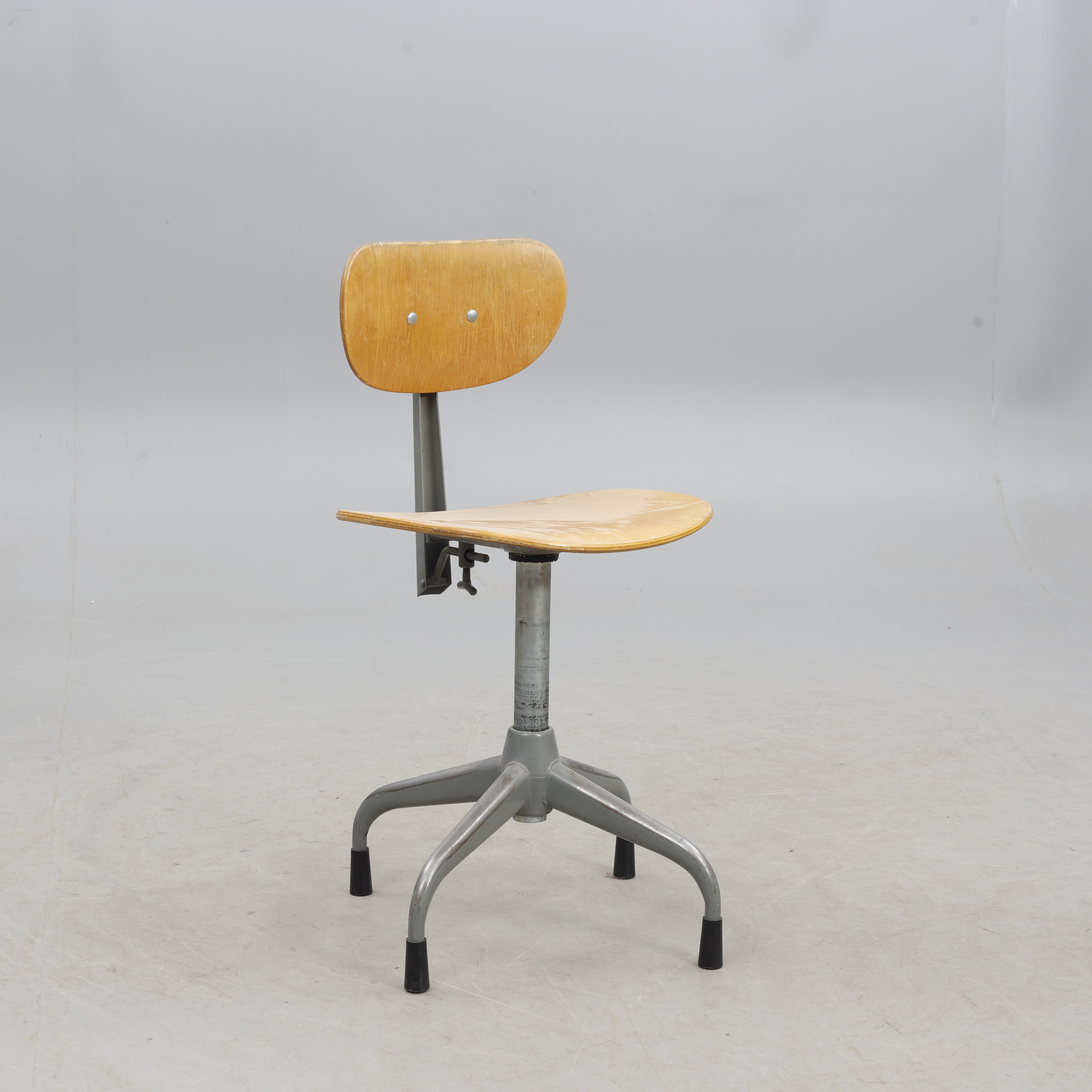 SKRIVBORDSSTOL, Verkstads Ab Lindqvist, Motala, 1900-talets mitt.