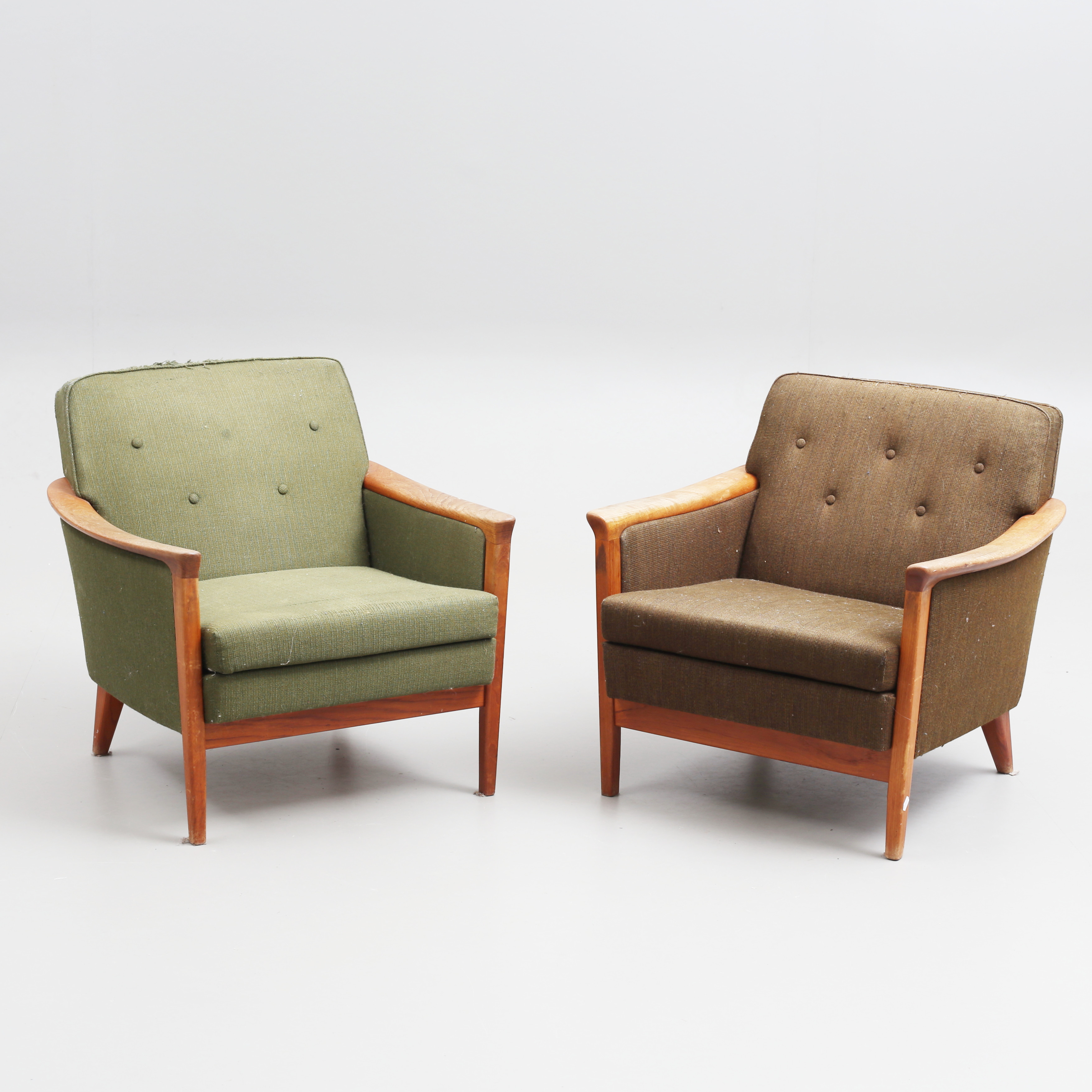 FÅTÖLJER, ett par, snarlika, Bröderna Andersson, omkring 1900-talets mitt.