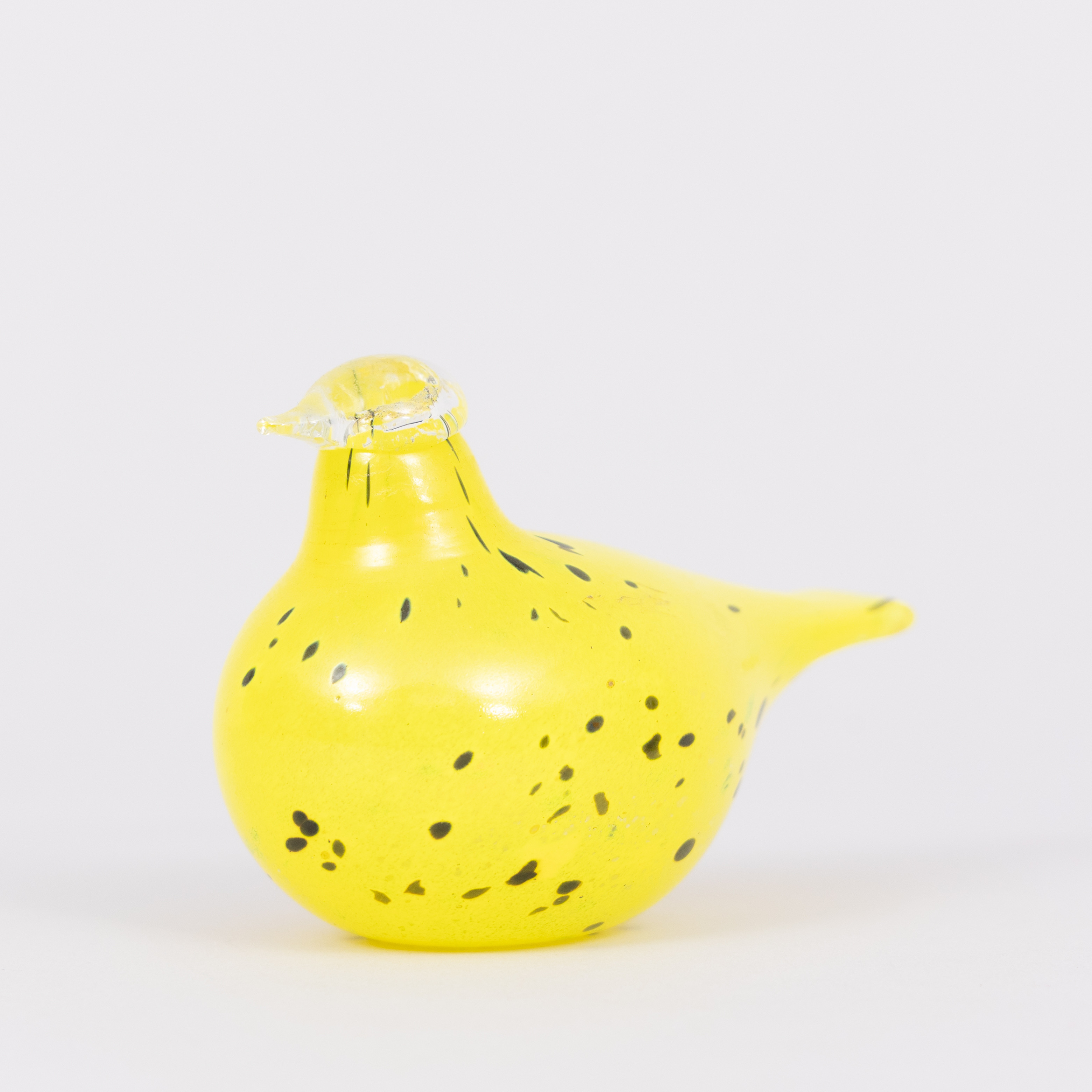 OIVA TOIKKA. Fågel, glas, "Hullut päivä lintu - Grazy day bird" Stockmann 2003. Signerad O Toikka Nuutajärvi.