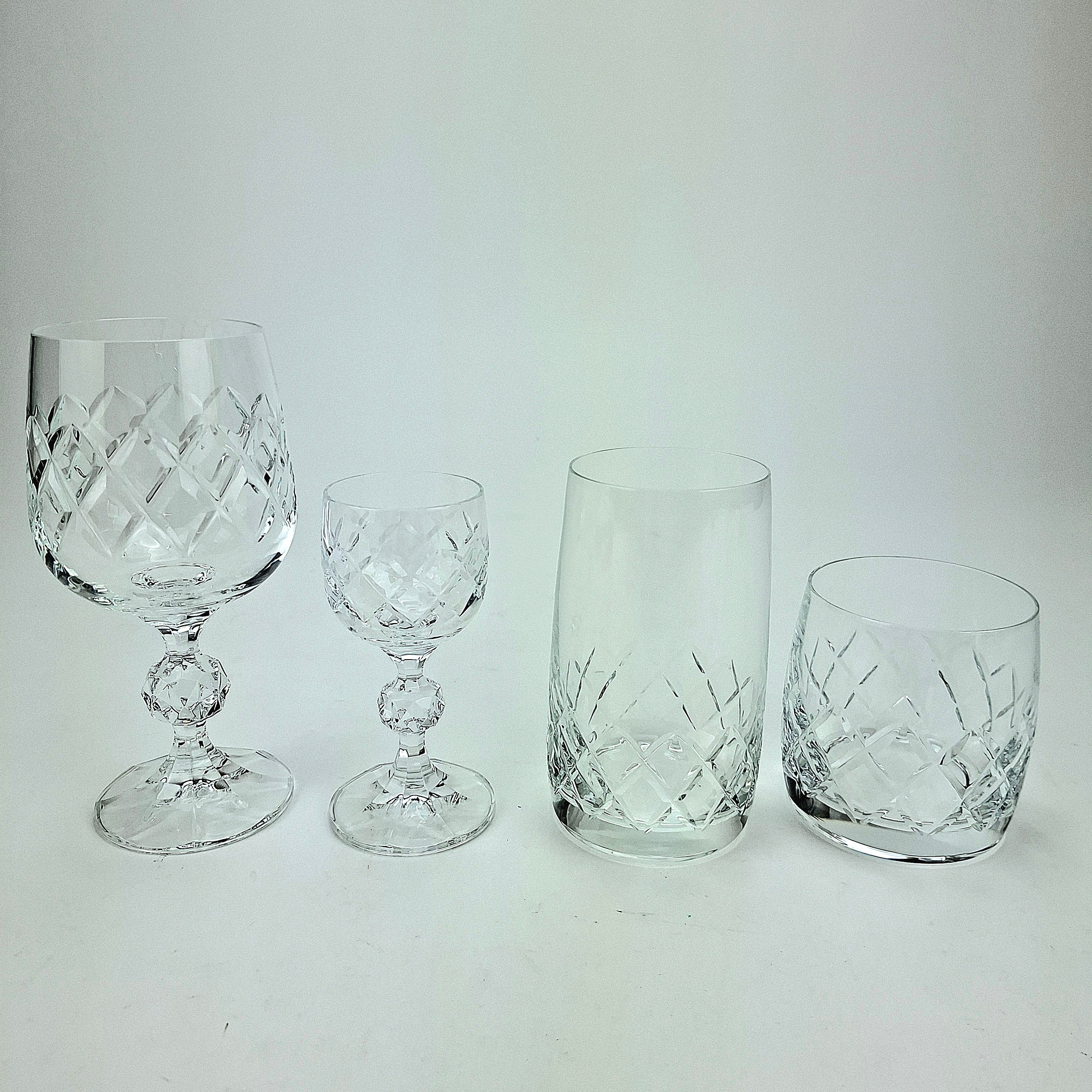 GLASSERVISDELAR, 44 delar, "Bristol", Bohemian Crystal.