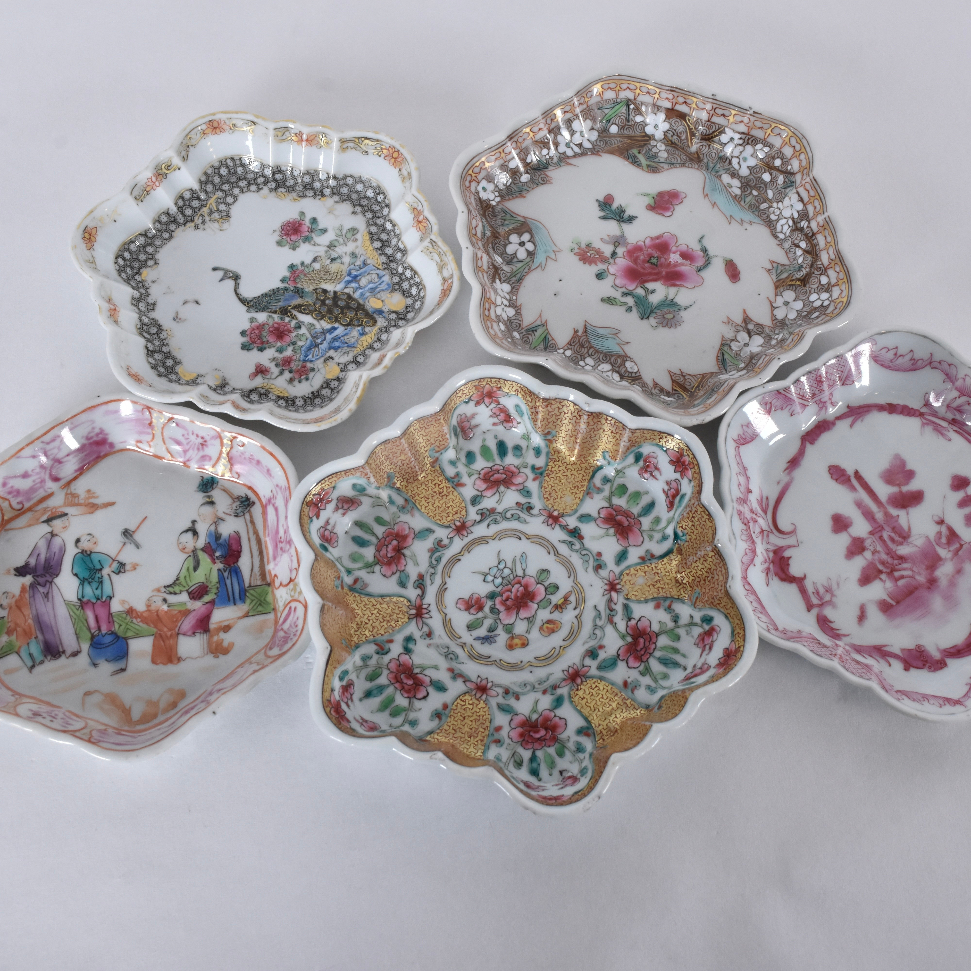 SKEDFAT, 5 st, porslin, Kina Qianlong (1736-95).