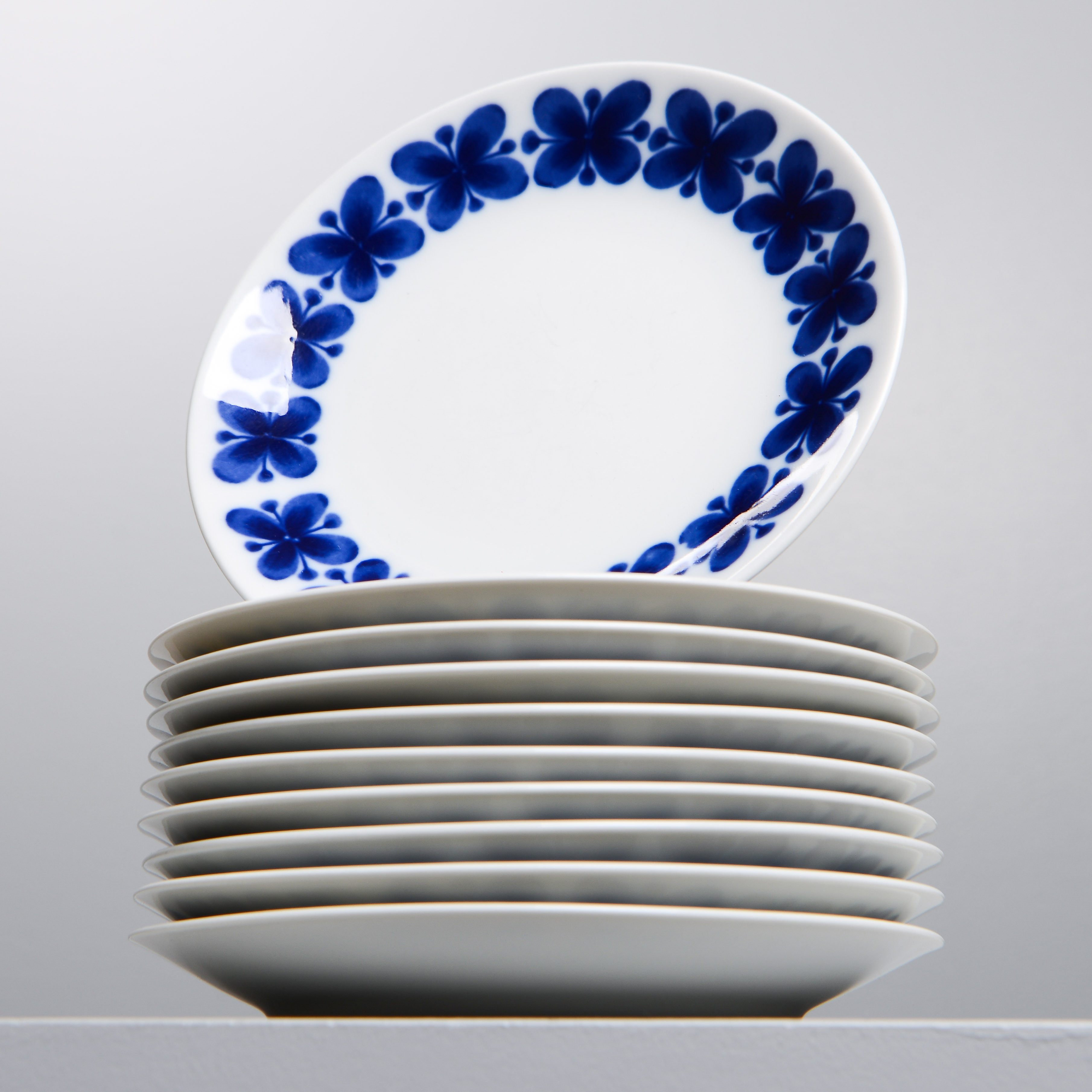 MARIANNE WESTMAN. Assietter, "Mon Amie", 10 st, Rörstrand, formgiven 1952.