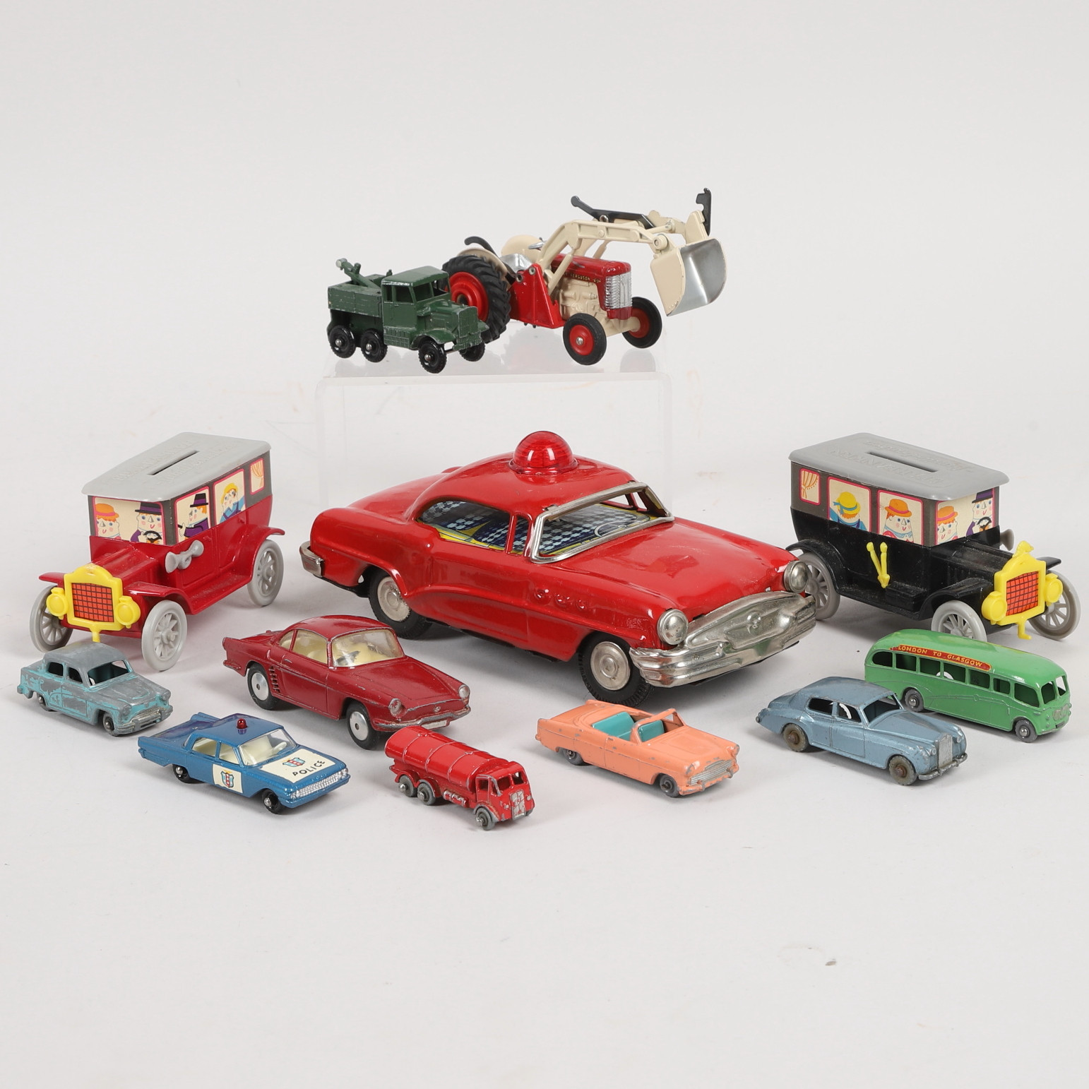 LEKSAKSBILAR, 12 st, bl a Corgi, Lensey.