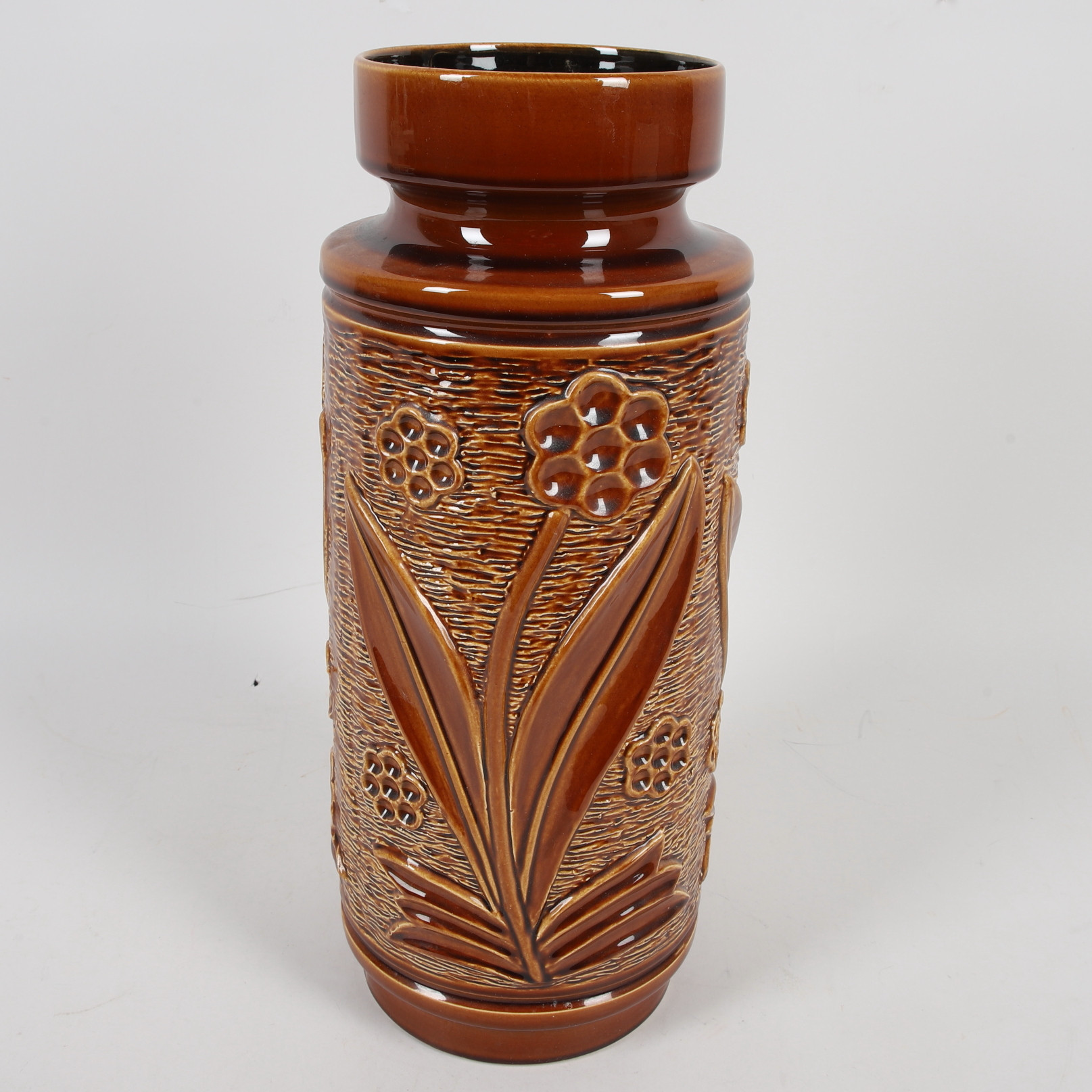 ALFRED KLEIN. Golvvas, glaserad porslin, Klein Keramik, Tyskland, 1900-tal.