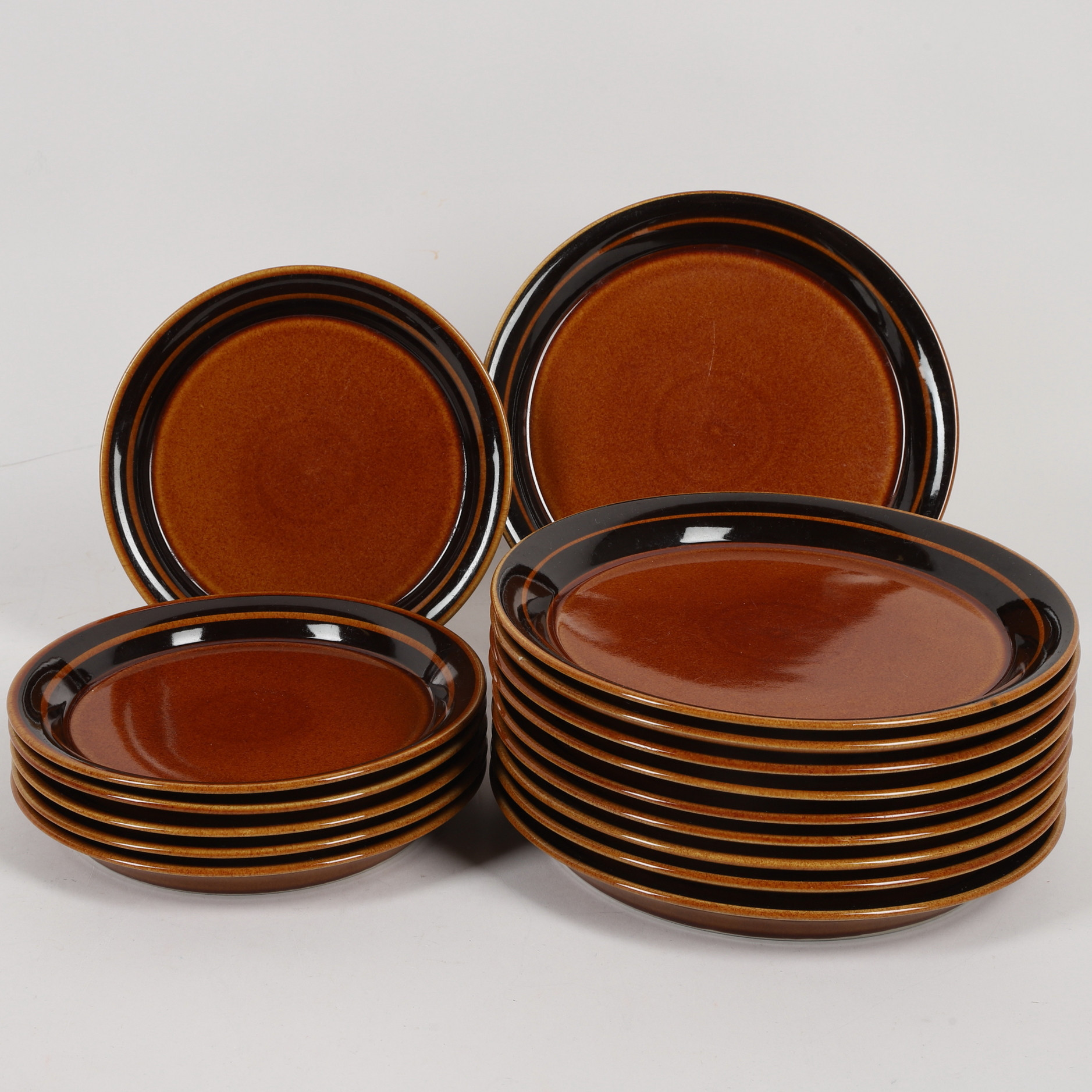 HERTHA BENGTSON. Servisdelar, 16 st, "Brazil" Höganäs.