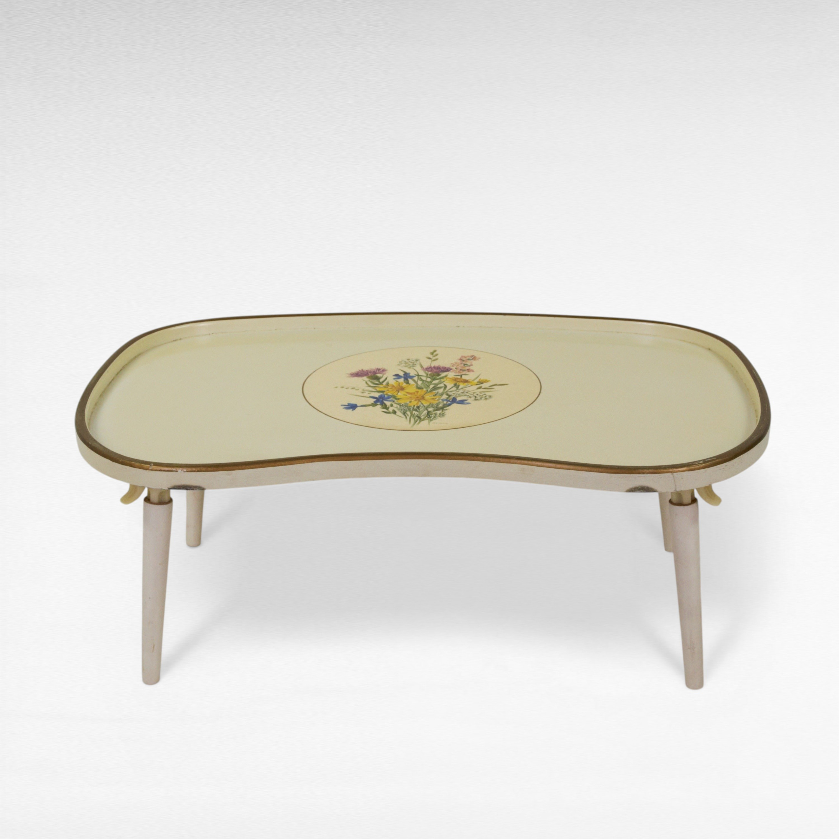 FRUKOSTBRICKA, bemålat trä, fyra utfällbara ben, 1900-talets mitt.