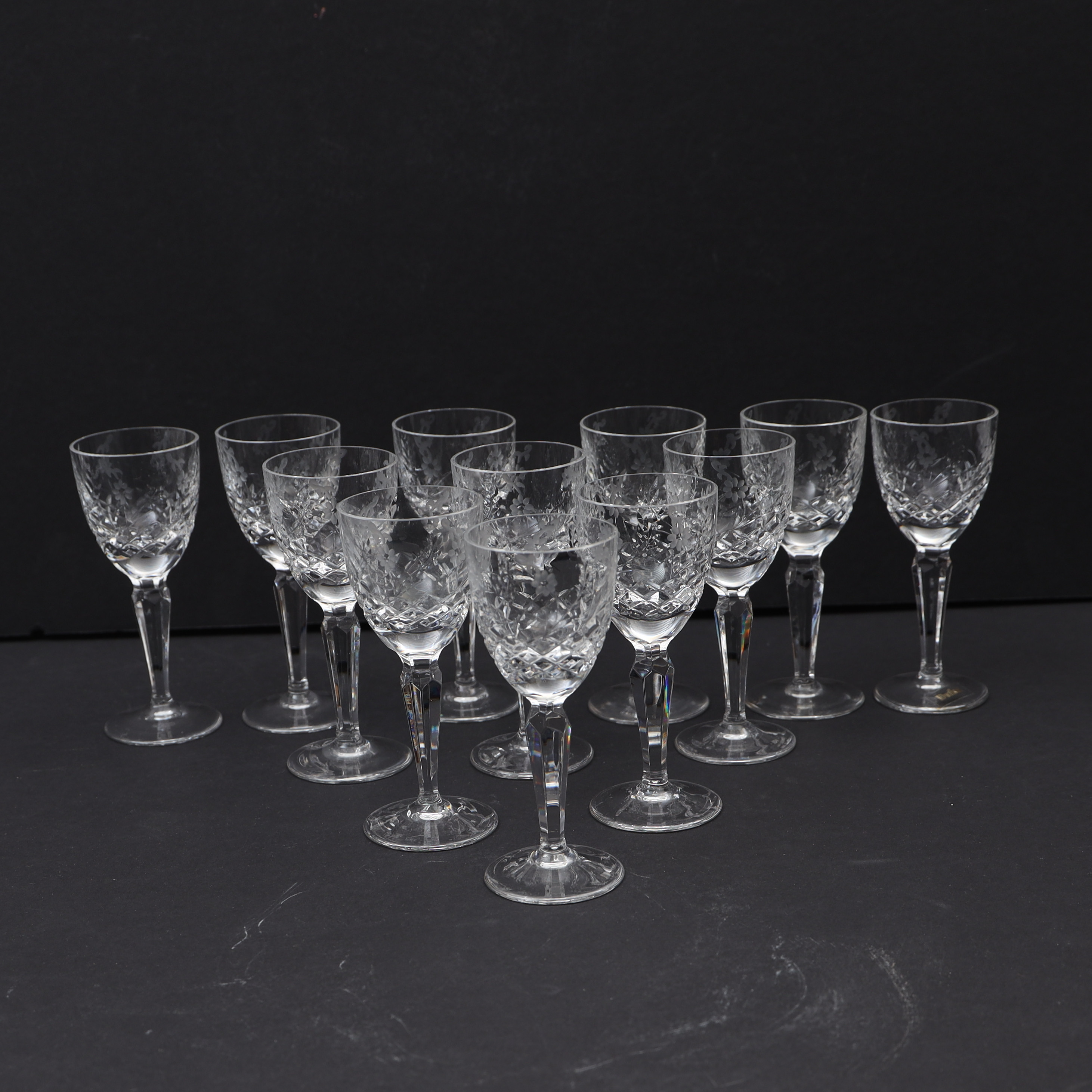 STARKVINSGLAS, 12st, "Haga" , duka. med slipad dekor.