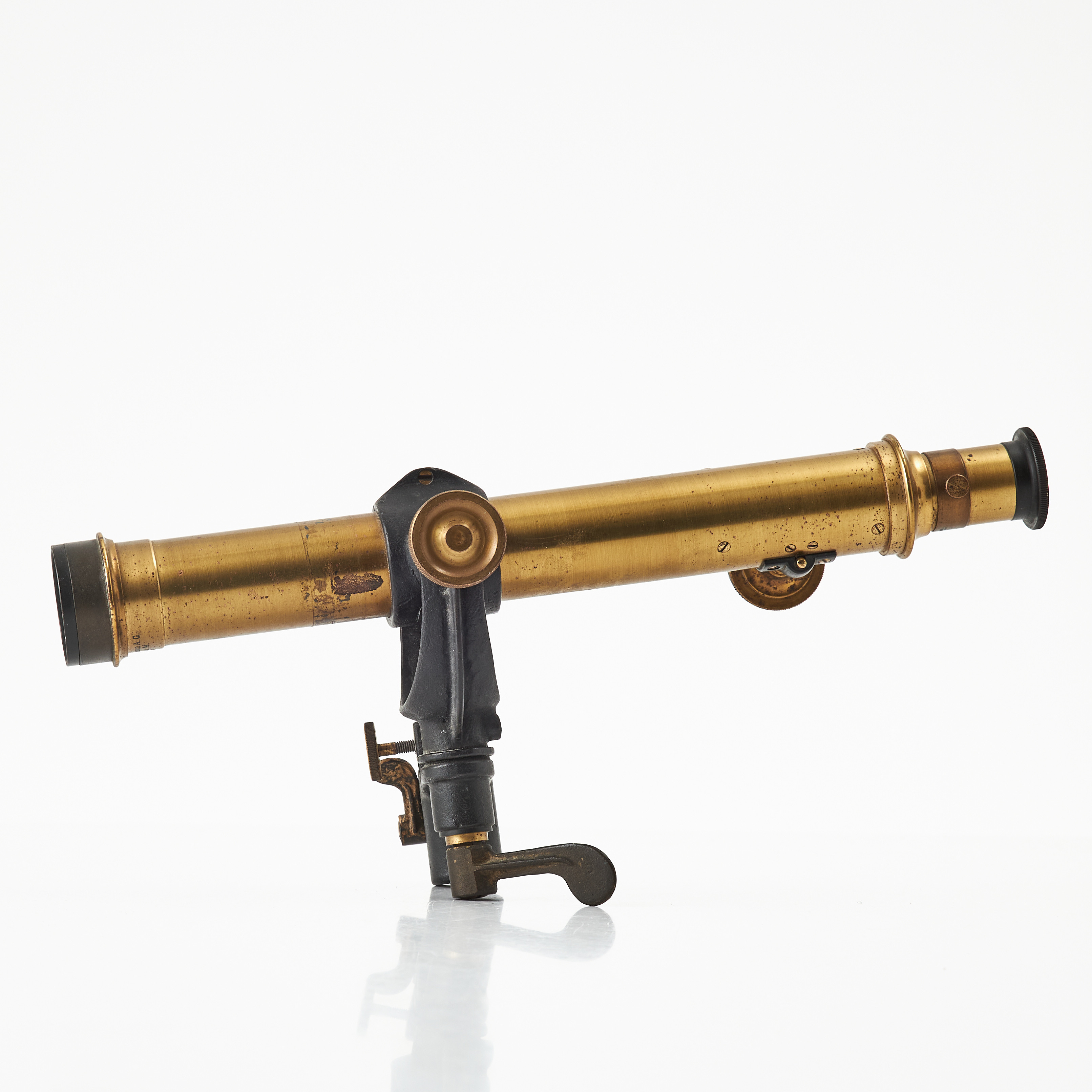 TELESKOP, tillhörande teodolit, avvägningsinstrument, Hartmann & Braun A. G., Frankfurt a. M., svartlackerat och förmässingat, 1920-tal.