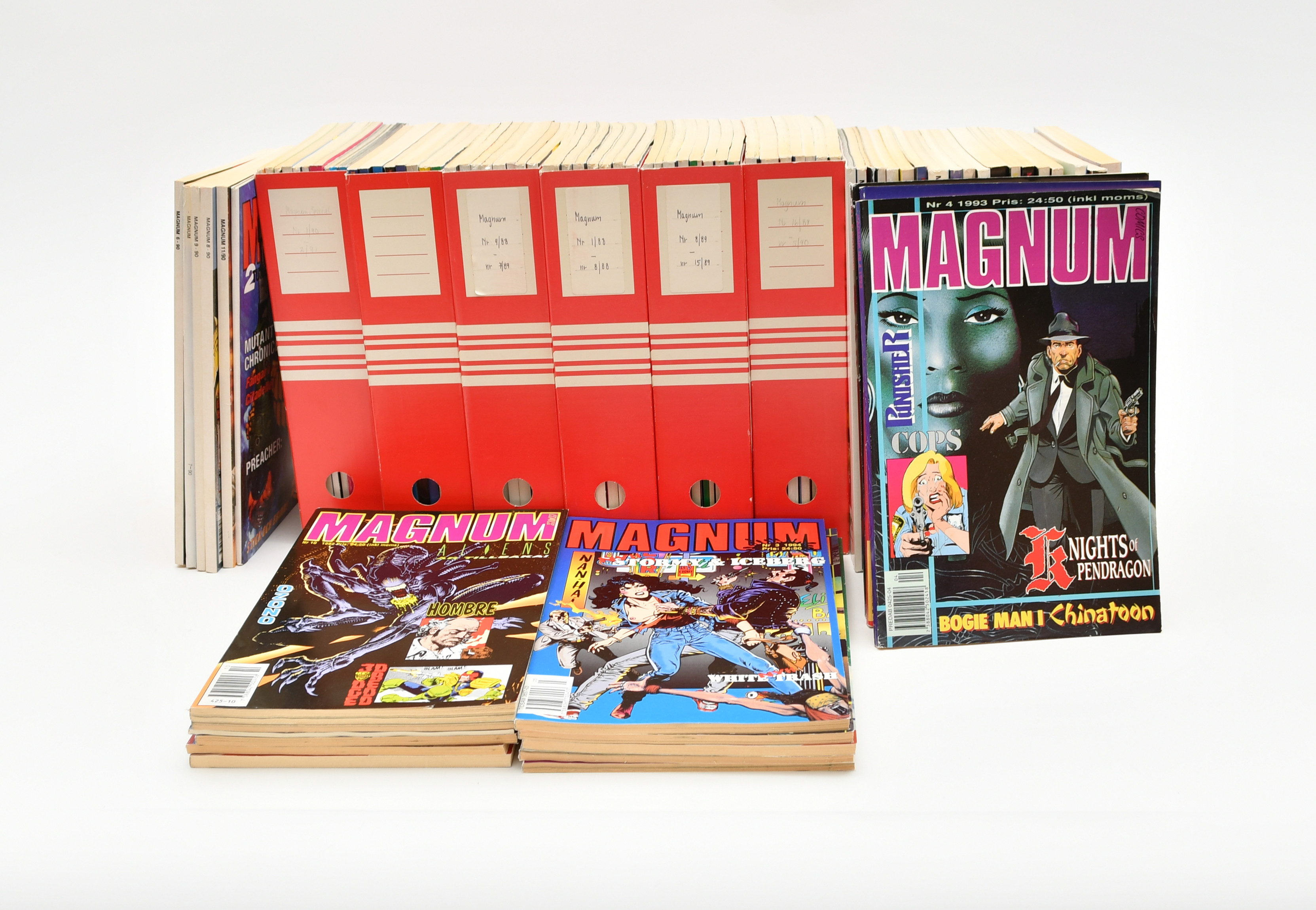 Serietidningen Magnum. Ca 95 volymer.