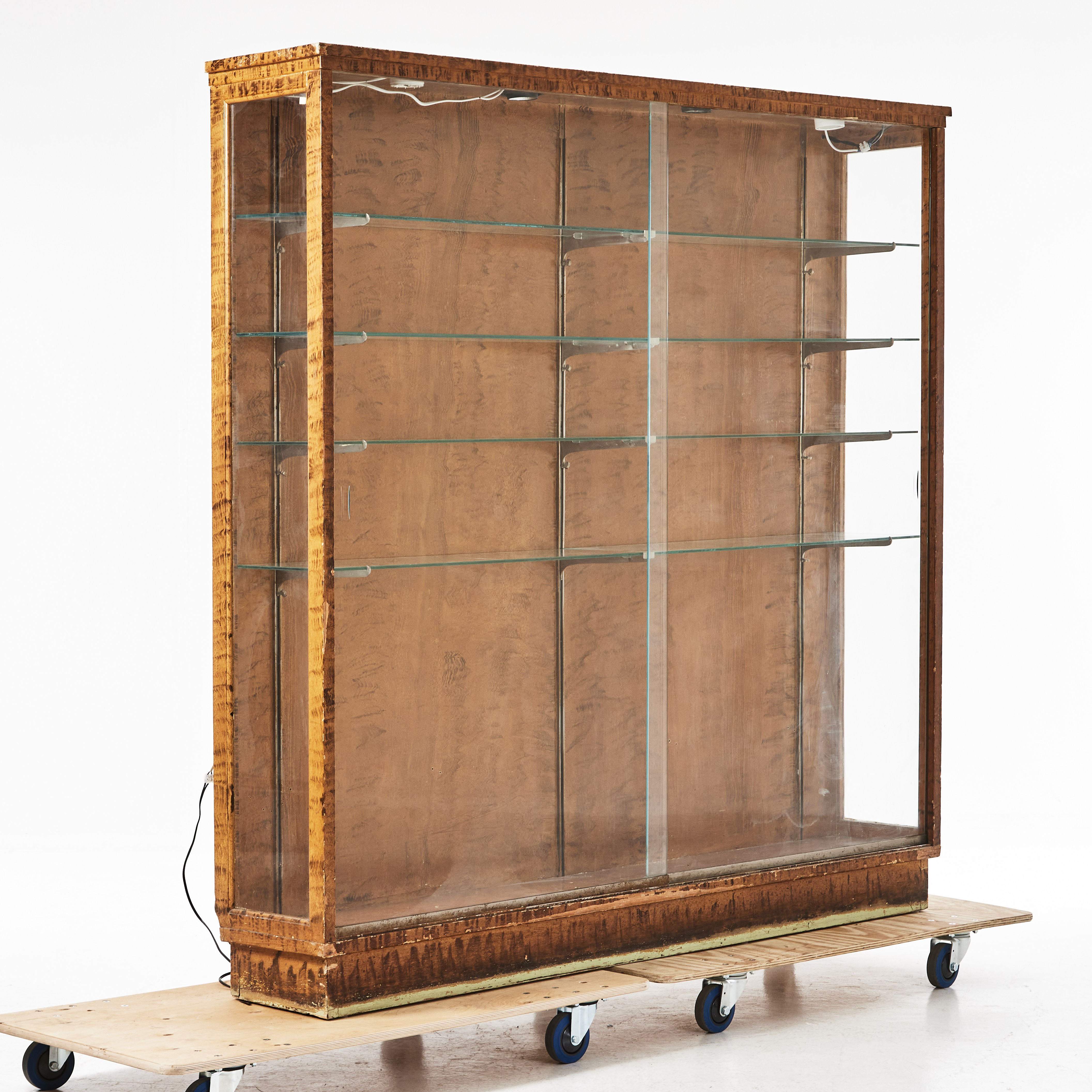 MONTERSKÅP, ådringsmålat, 1940/50-tal.