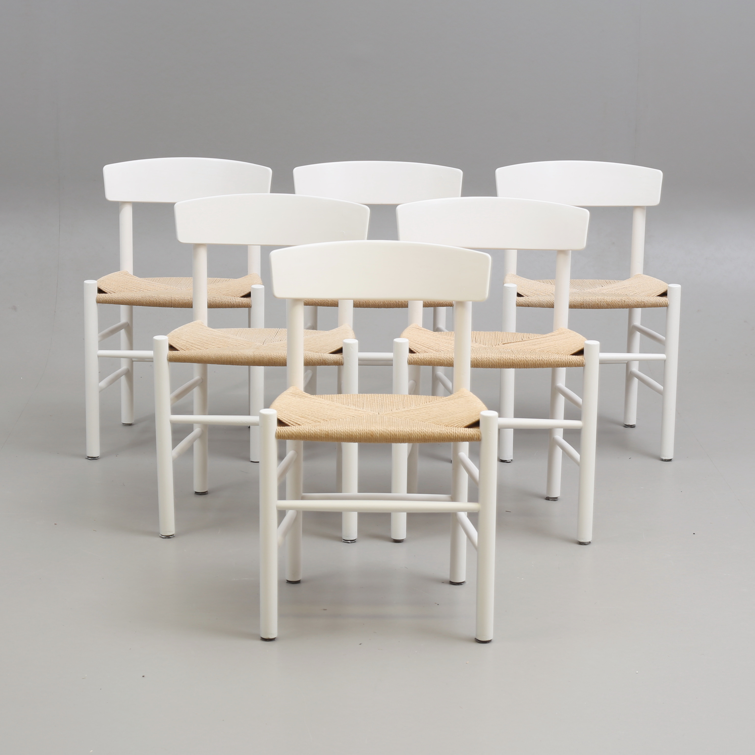 BØRGE MOGENSEN. Stolar 6 st, "Folkestolen", vita med snörsits, modell J-39, Danmark.