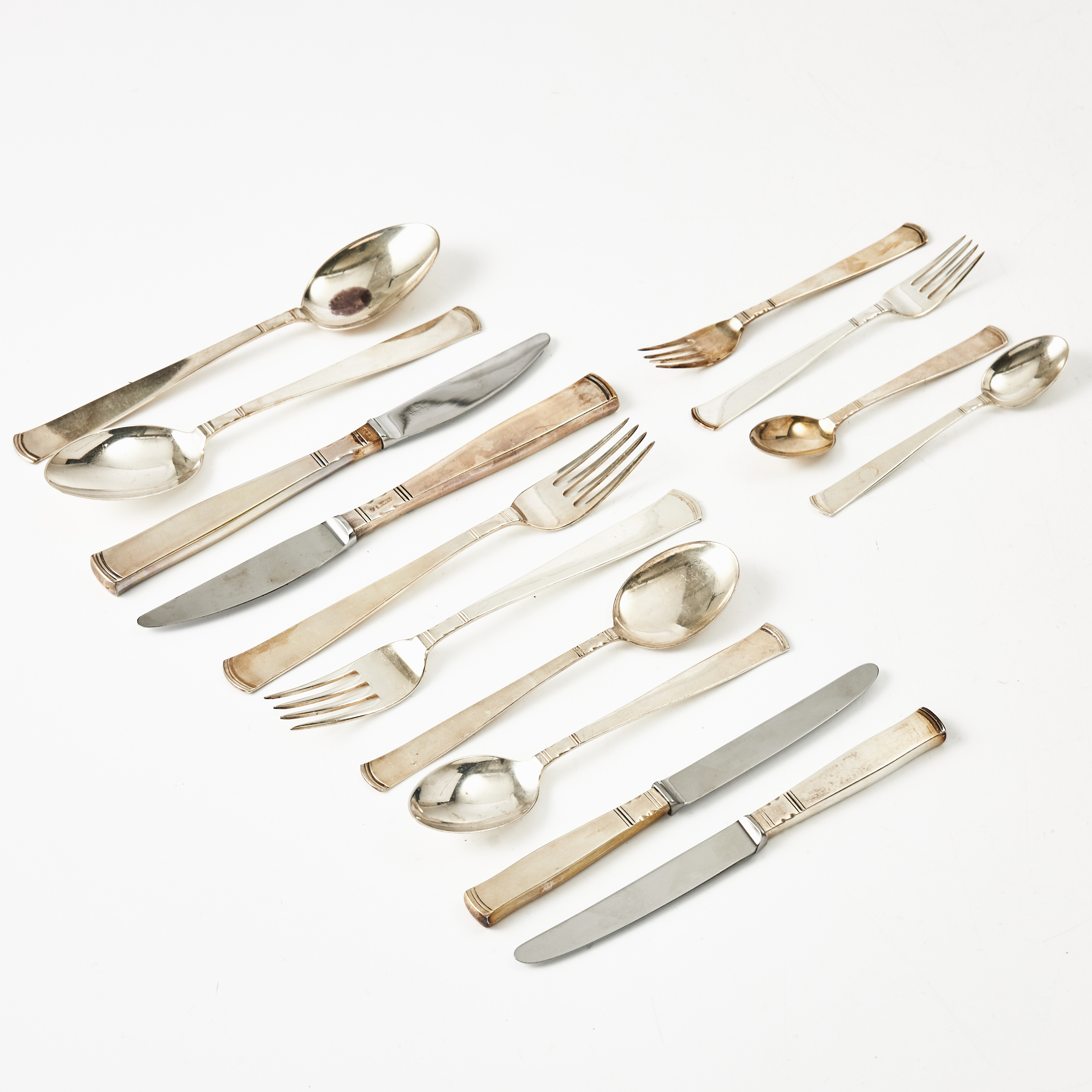 JACOB ÄNGMAN. "Rosenholm", 89 delar, silver GAB, Stockholm, olika årsstämplar.