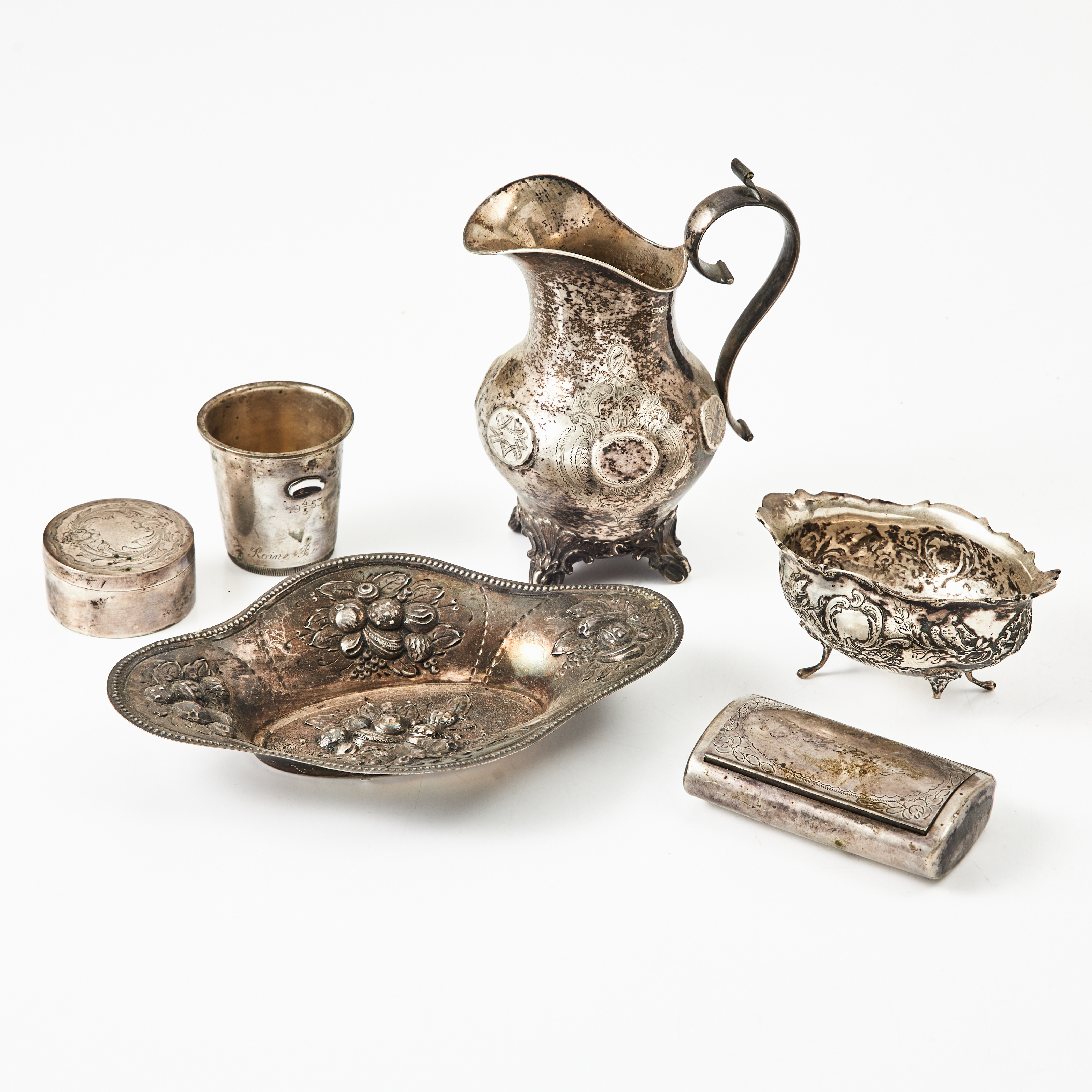 SAMLING SILVER, 2 dosor, gräddkanna, sockerskål, bägare och nålfat.