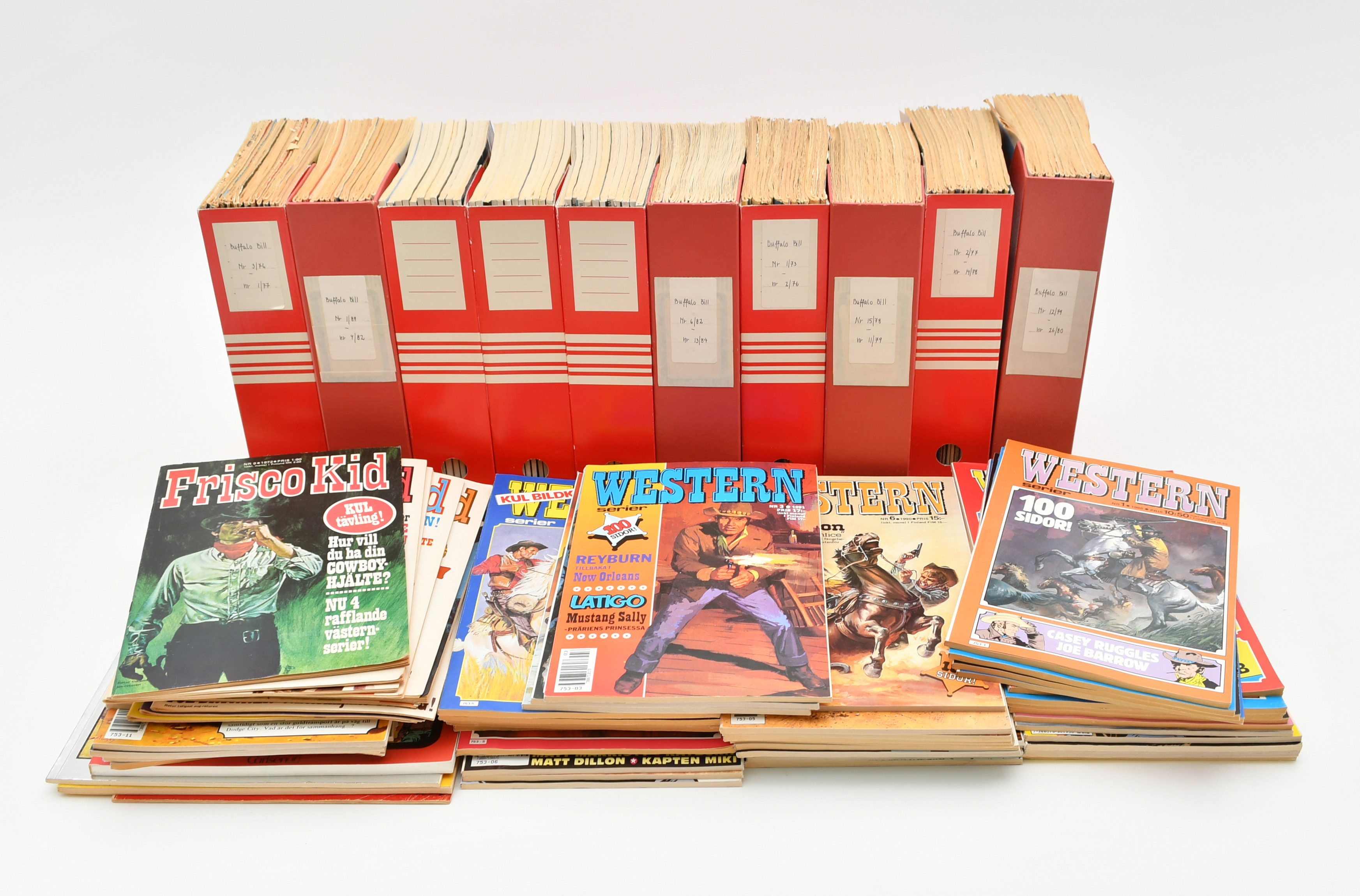Serietidningarna Western, Buffalo Bill, Frisco Kid. Ca 210 volymer.