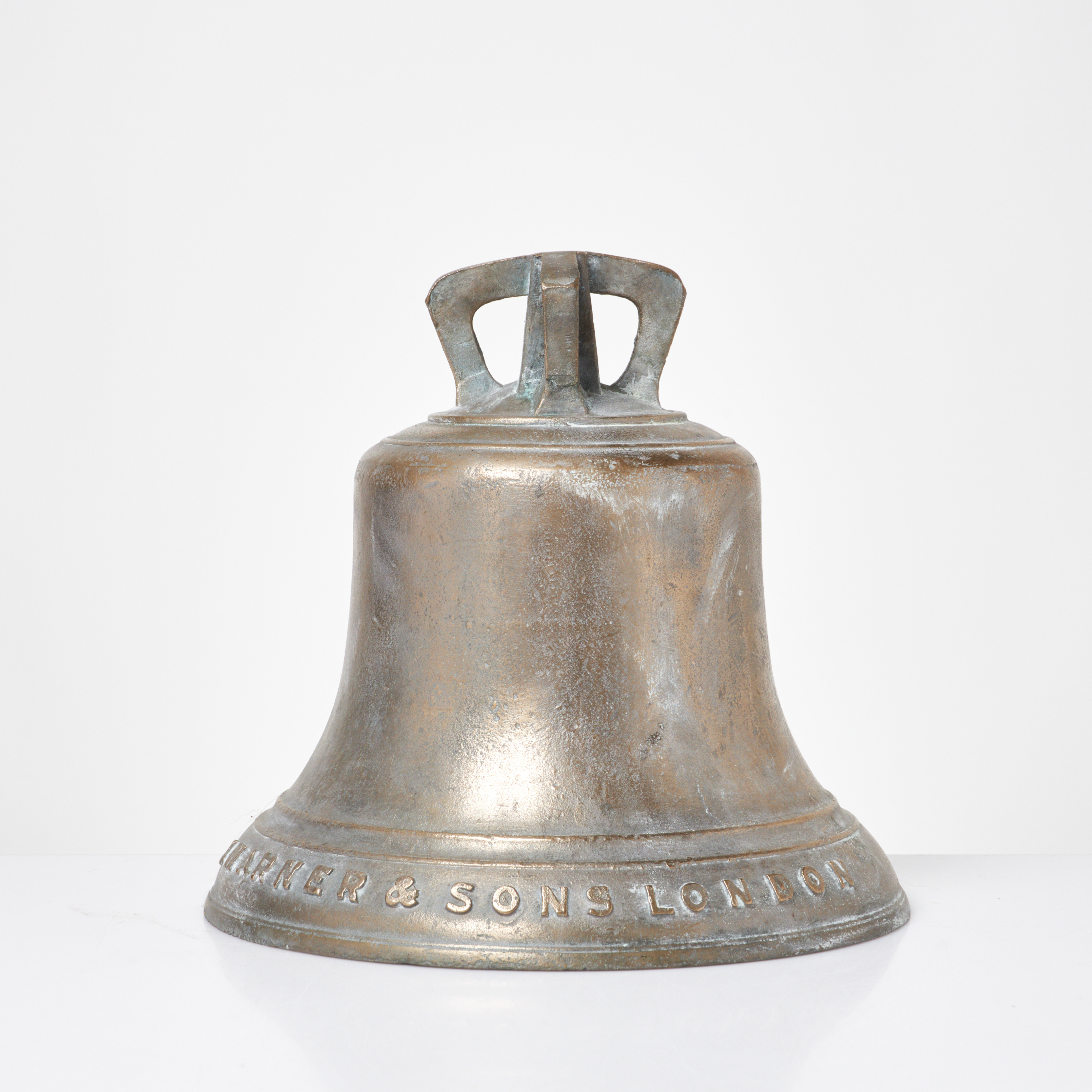 SKEPPSKLOCKA, järn, Warner & Sons London, 18/1900-tal.