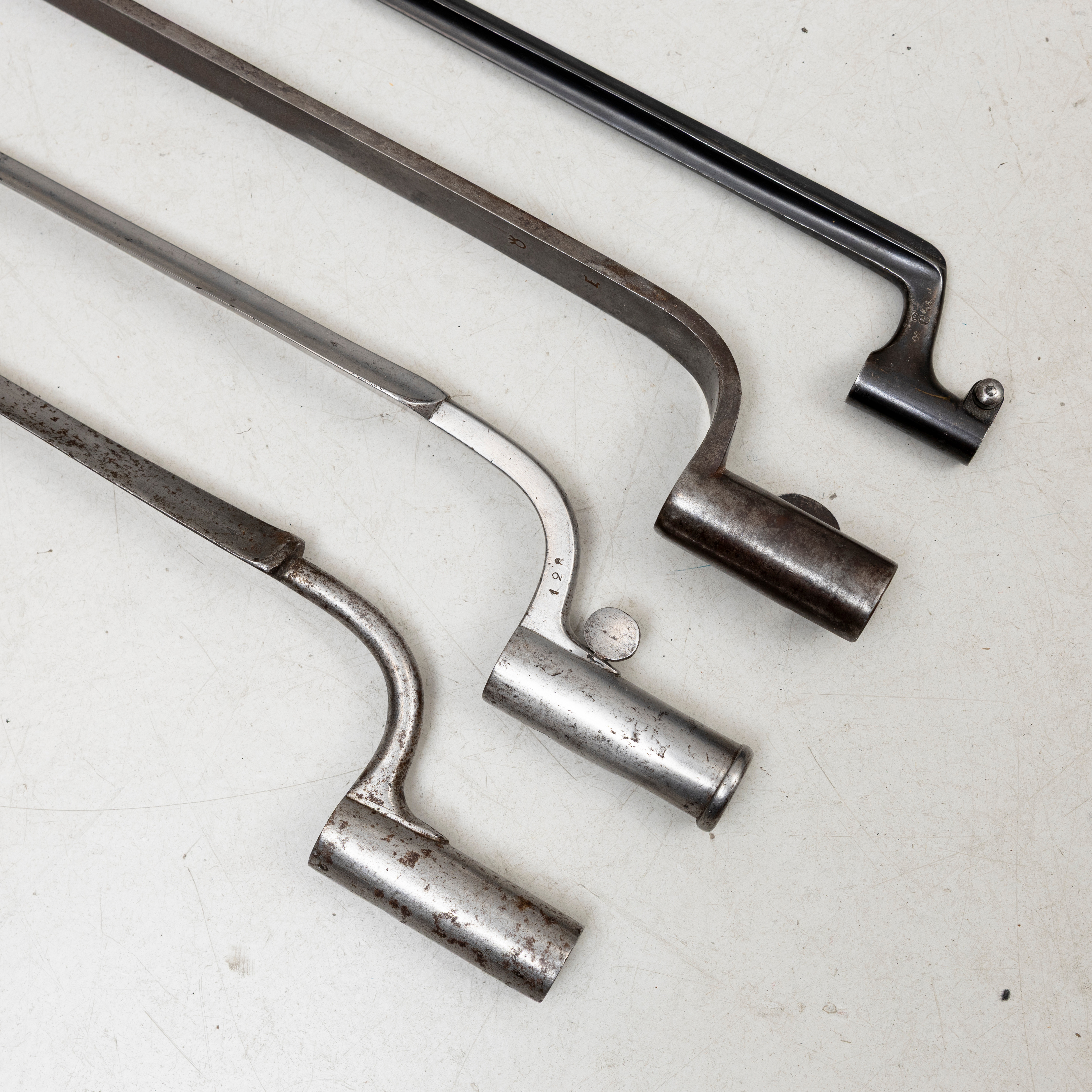 HYLSBAJONETTER 4 st, olika modeller, 1700-/1800-tal.