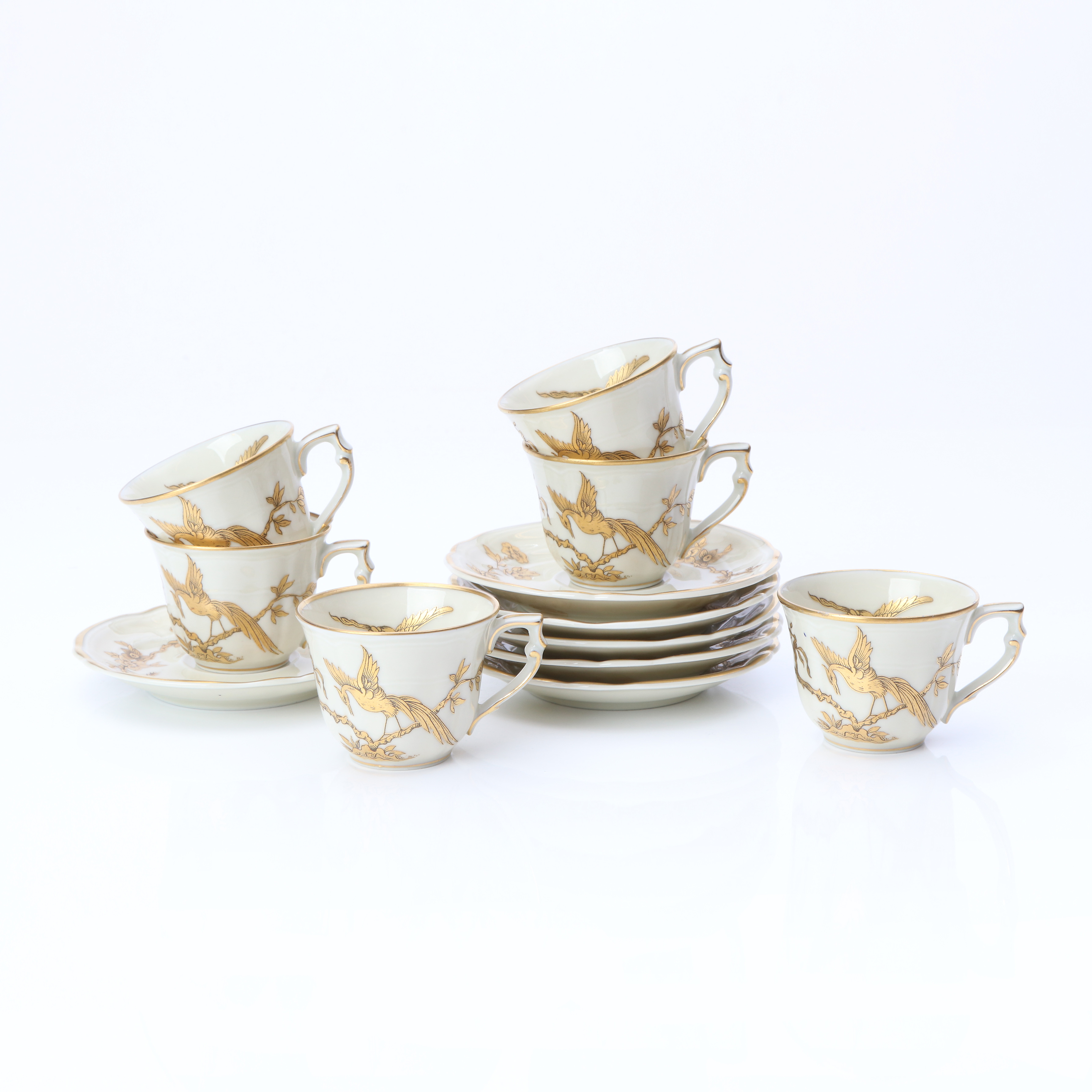 LIMOGES, MOCCA-/ESPERESSOKOPPAR MED FAT, SEX ST. Porslin. Frankrike, 1900-tal.