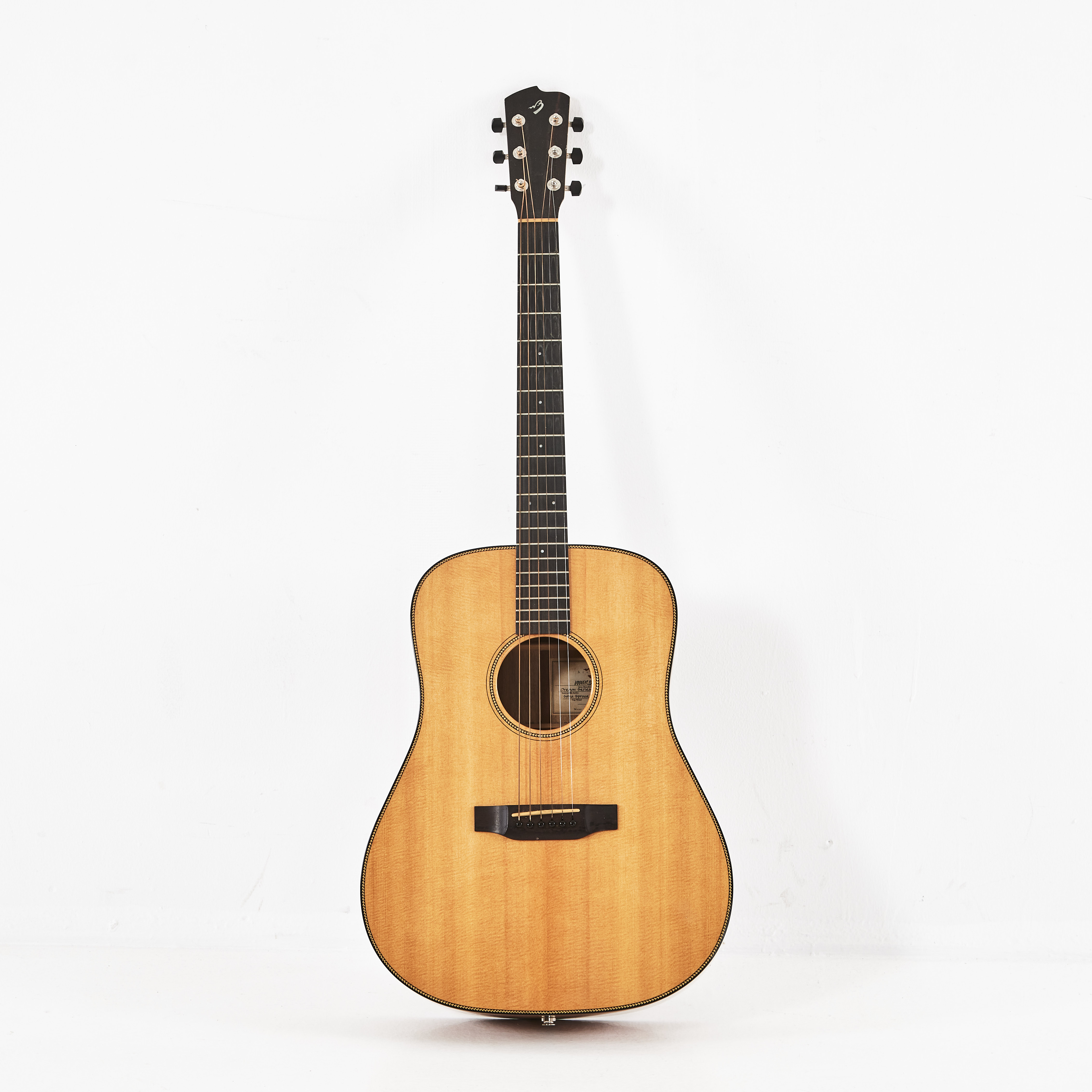 BREEDLOVE. Gitarr, med oiriginalväska, Breedlove, akustisk gitarr. Oregon series, invändigt märkt med etikett, serienummer 0570213.