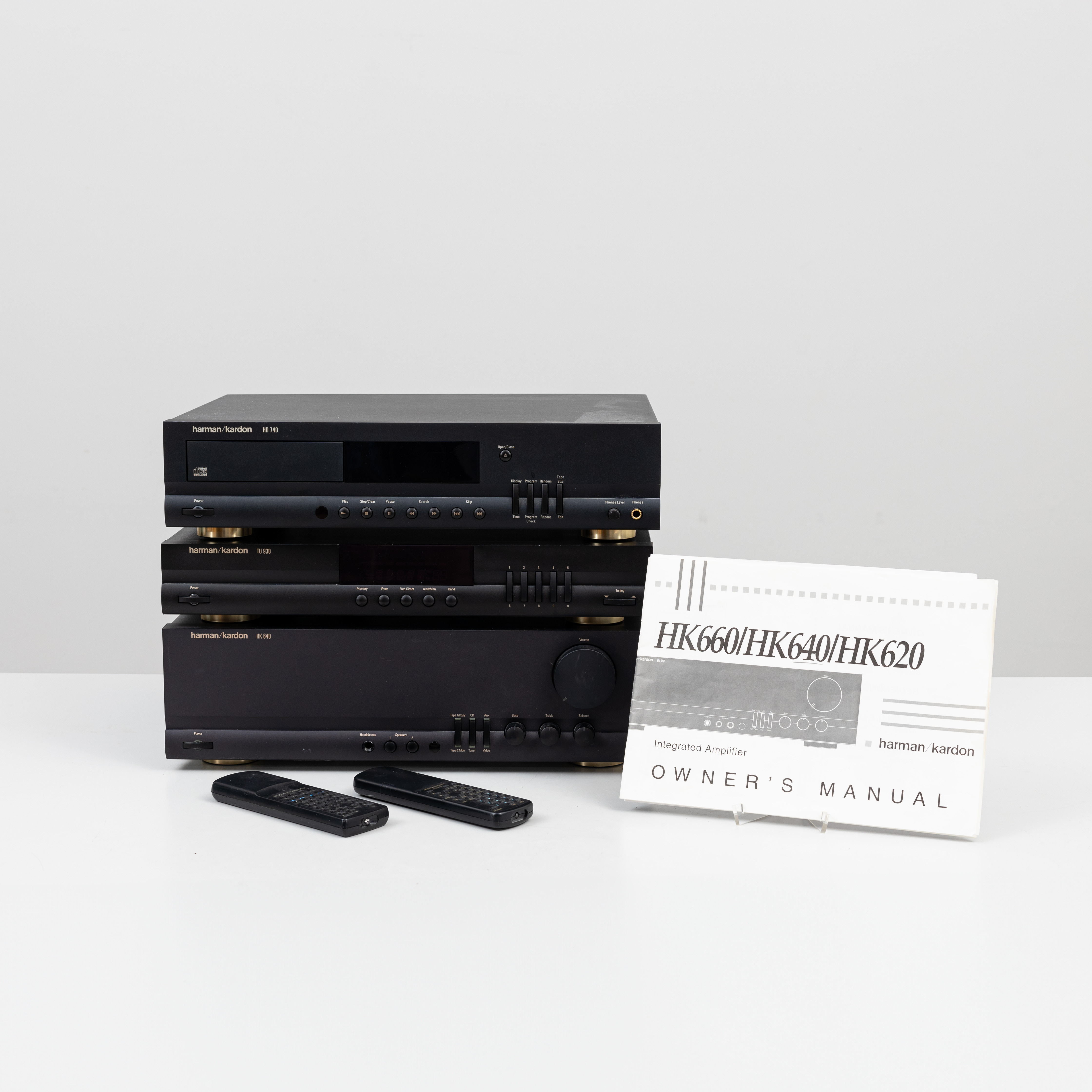 HARMAN / KARDON, 3 delar. CD-spelare, radio AM/FM samt förstärkare.