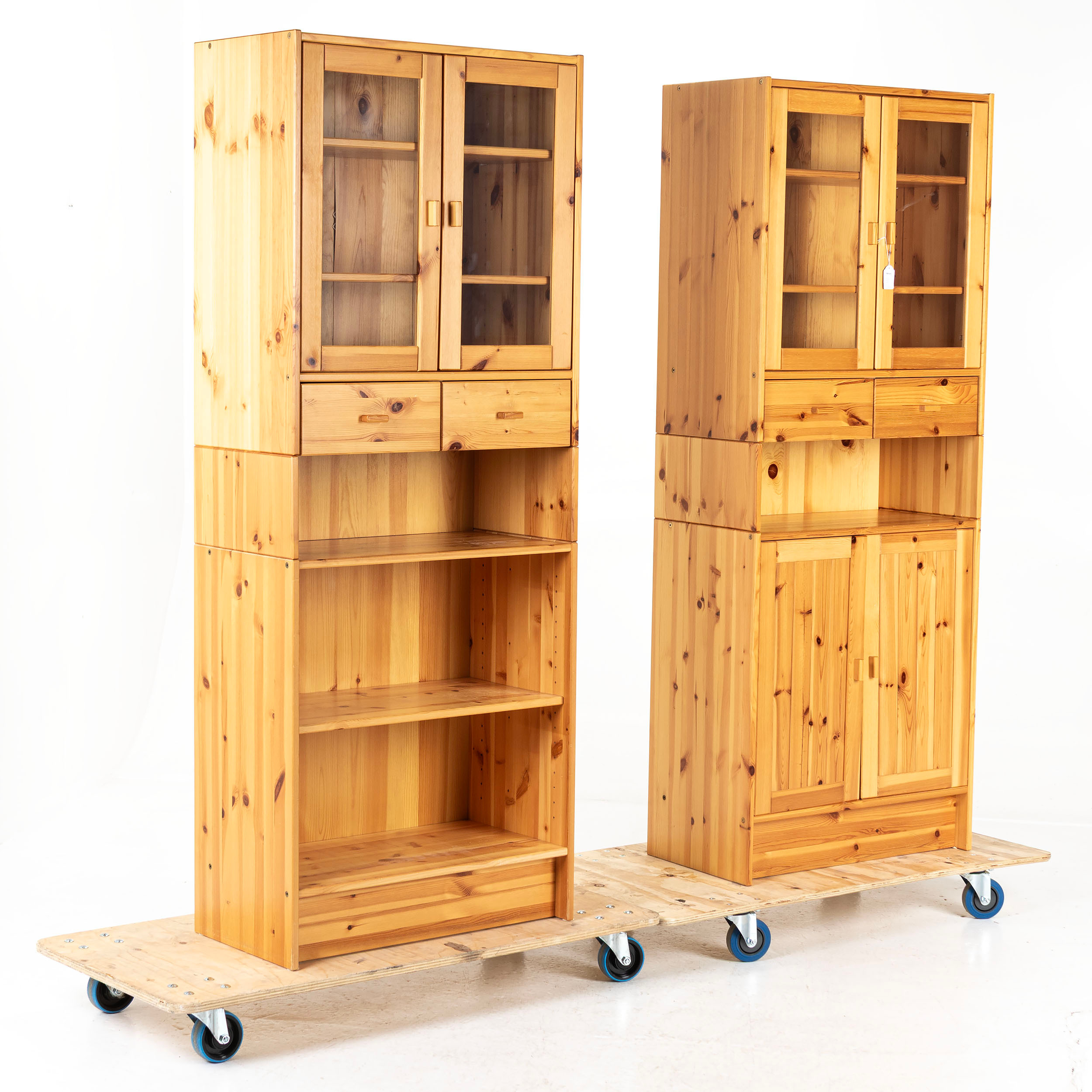 KNUT & MARIANNE HAGBERG. Bokskåp, ett par, furu, "Timmerman", Ikea, 1900-talets senare del.