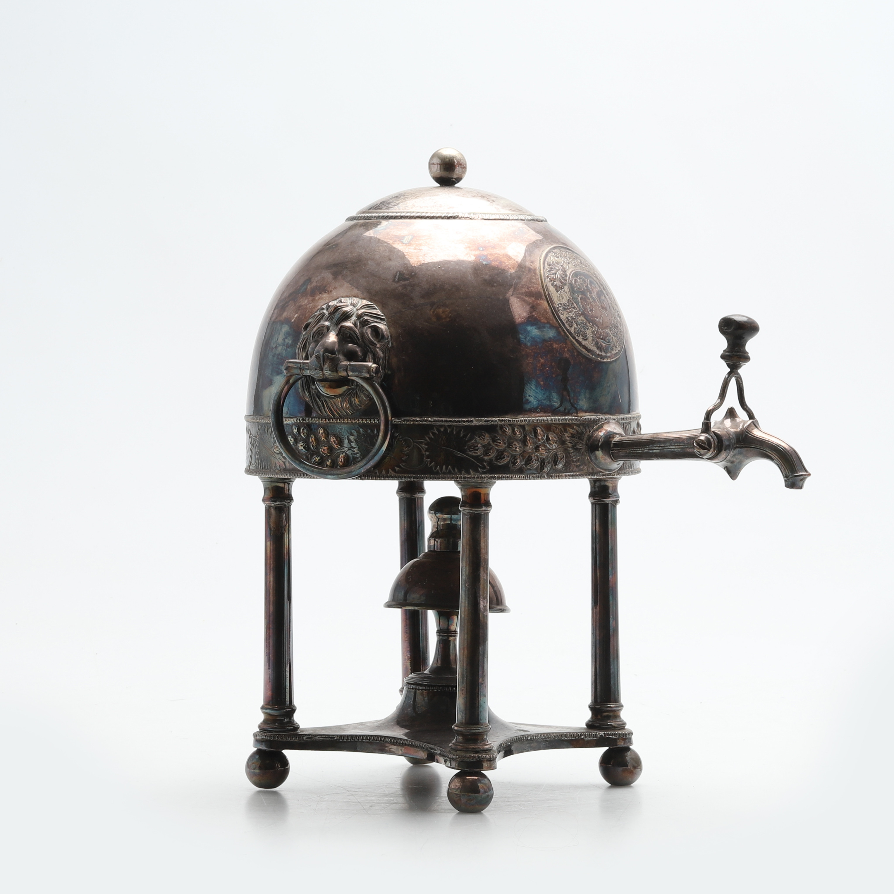 SAMOVAR på rechaud, nysilver, omkring 1900.