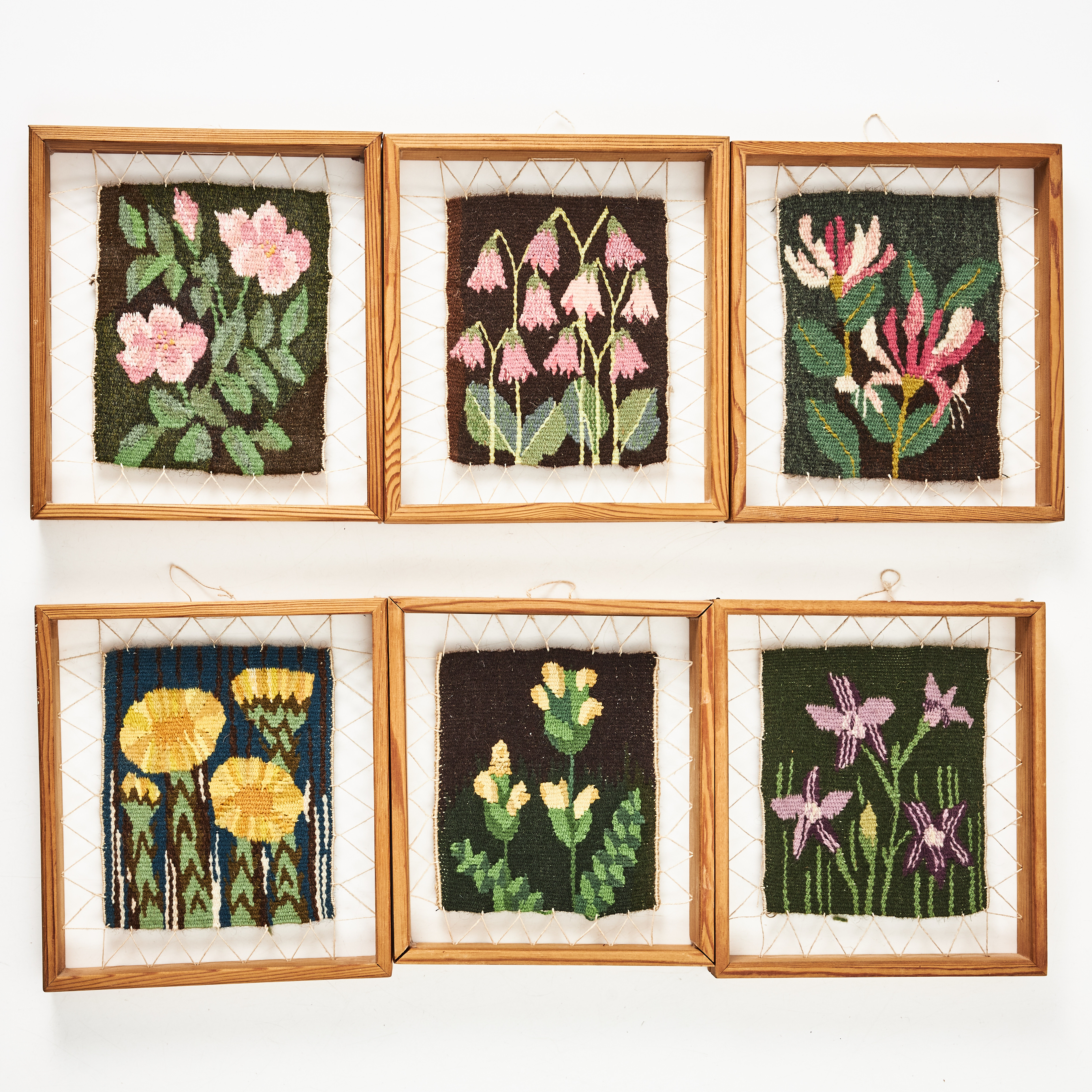 FLAMSKVÄVNADER, 18 st, 1900-talets andra hälft, svenska landskapsblommor.