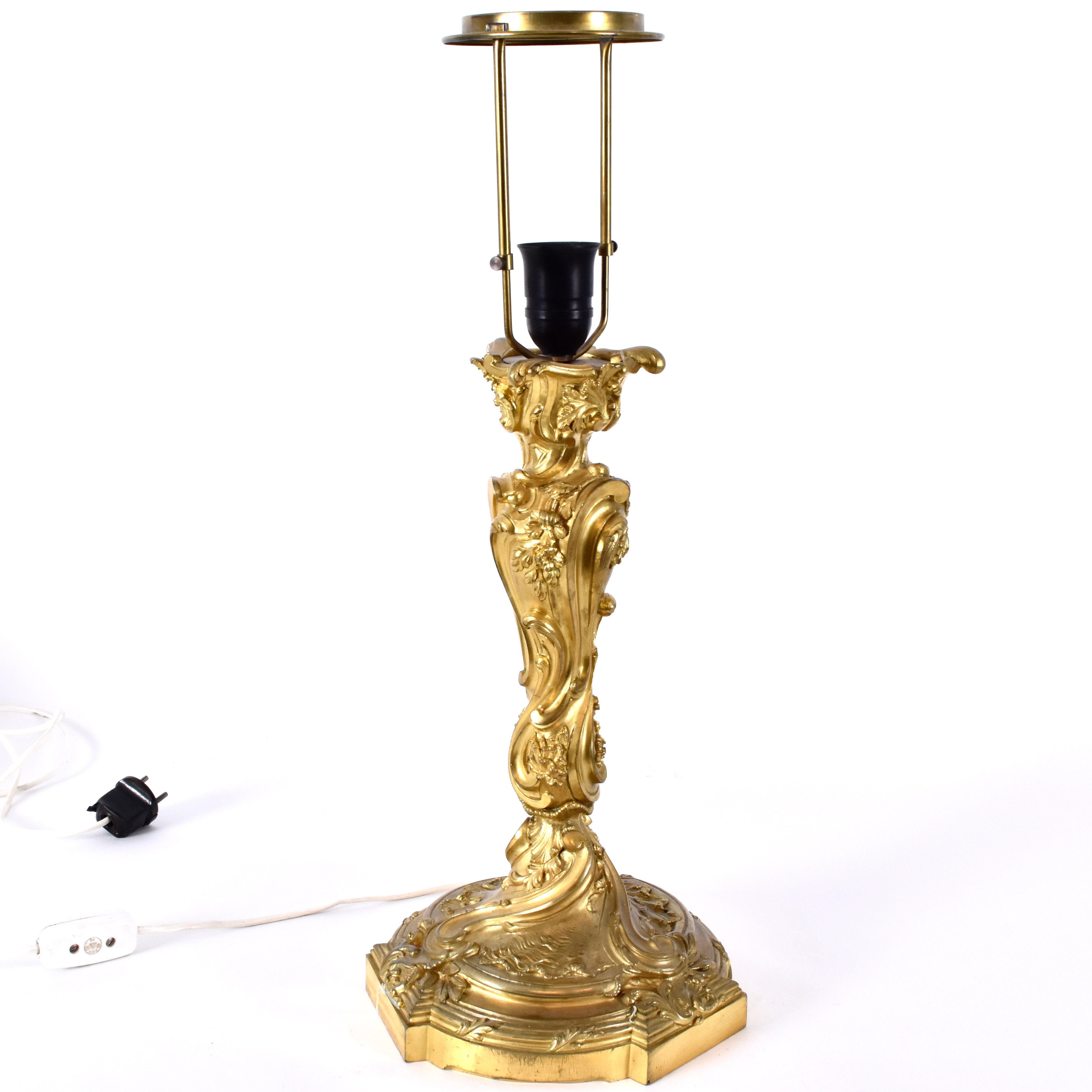 BORDSLAMPA, förgylld brons, Louis XV-stil.