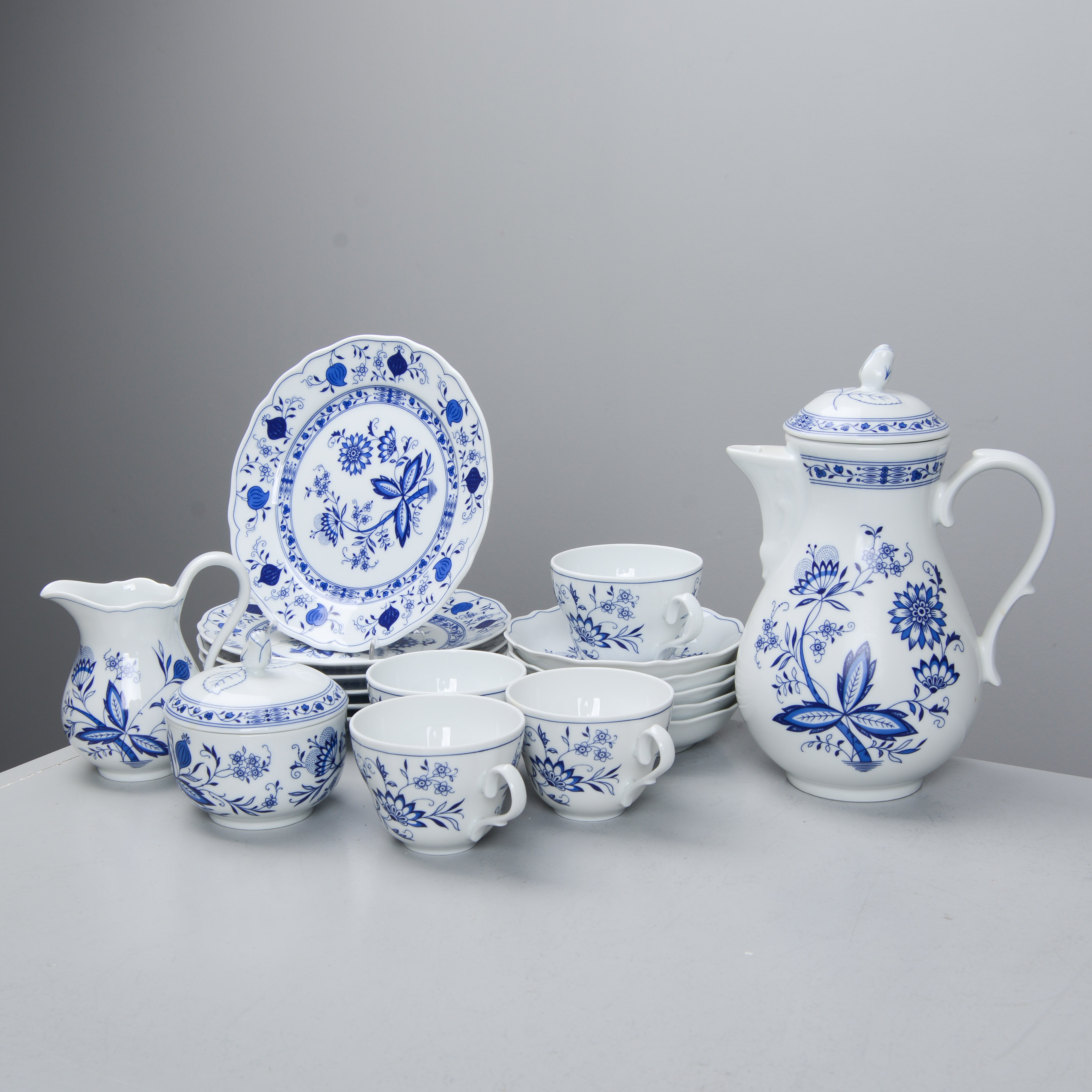 KAFFESERVIS, 13 delar, "Ingress Weiss", porslin, Forum Marienbad.