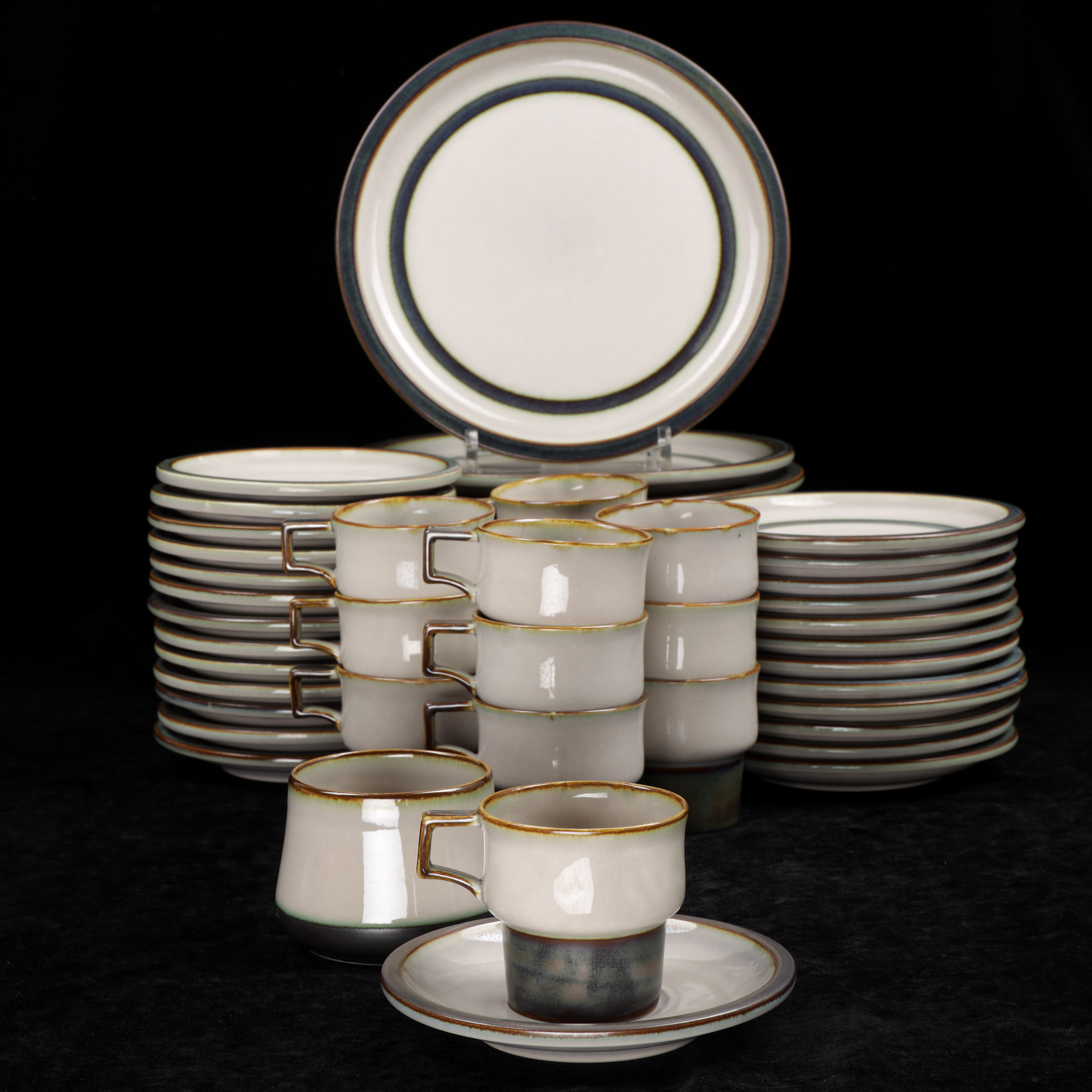 SERVIS, 52 delar, Bing & Grøndahl, Danmark, 1900-talets andra hälft.