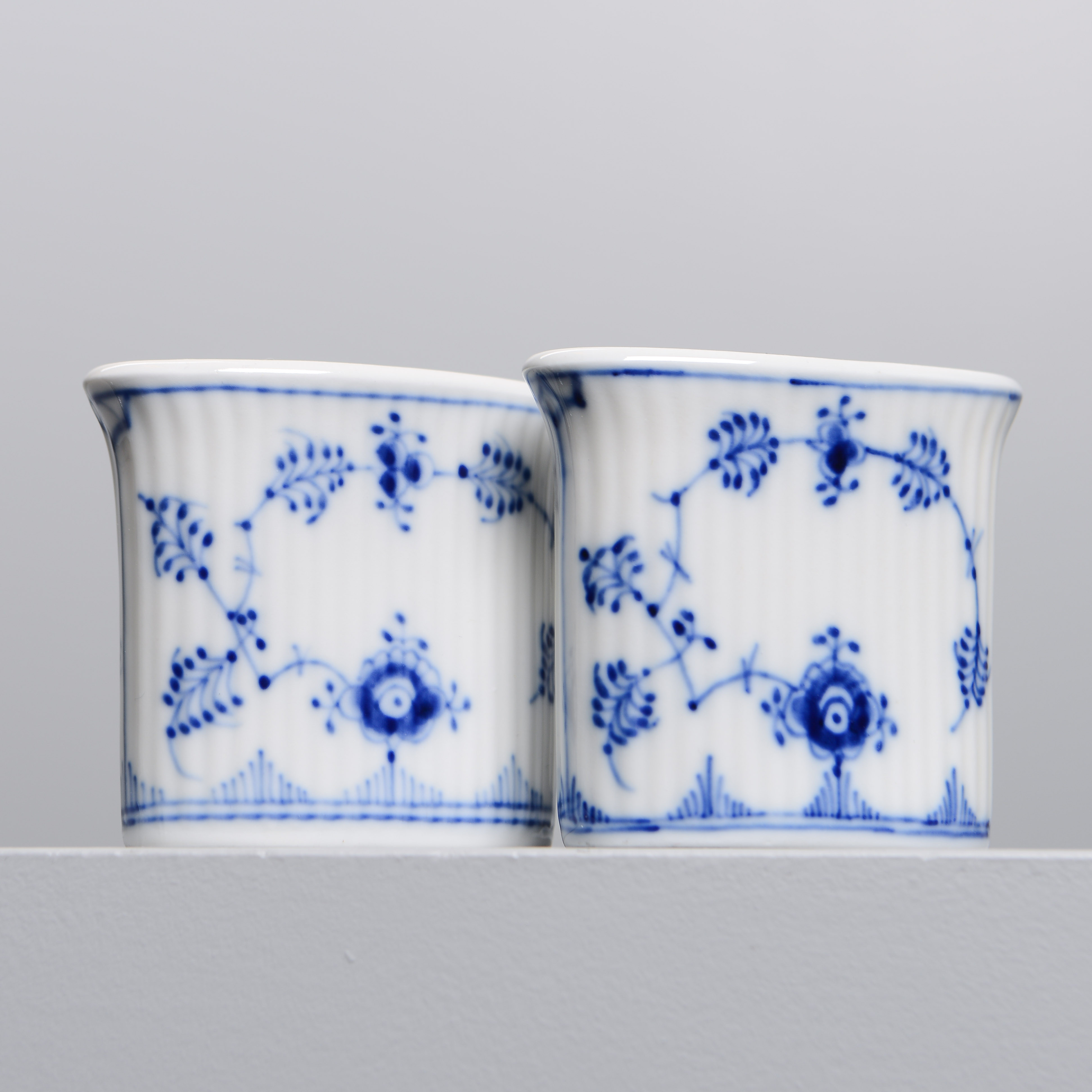 MUSSELMALET, tändstickshållare, 2 st, halvblond, Royal Copenhagen, Danmark.