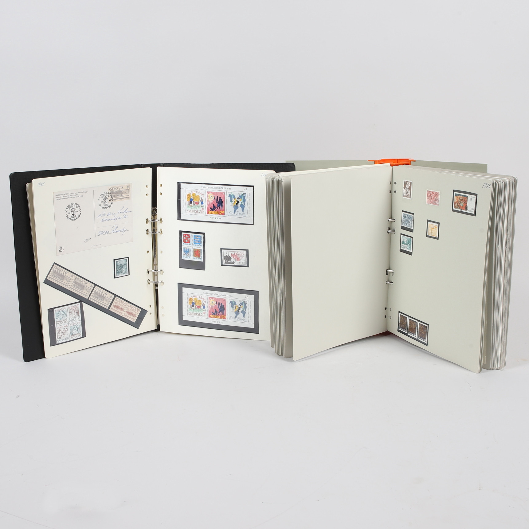 FRIMÄRKEN, 2 st pärmar, delvis postfriska, 1800/1900-tal.