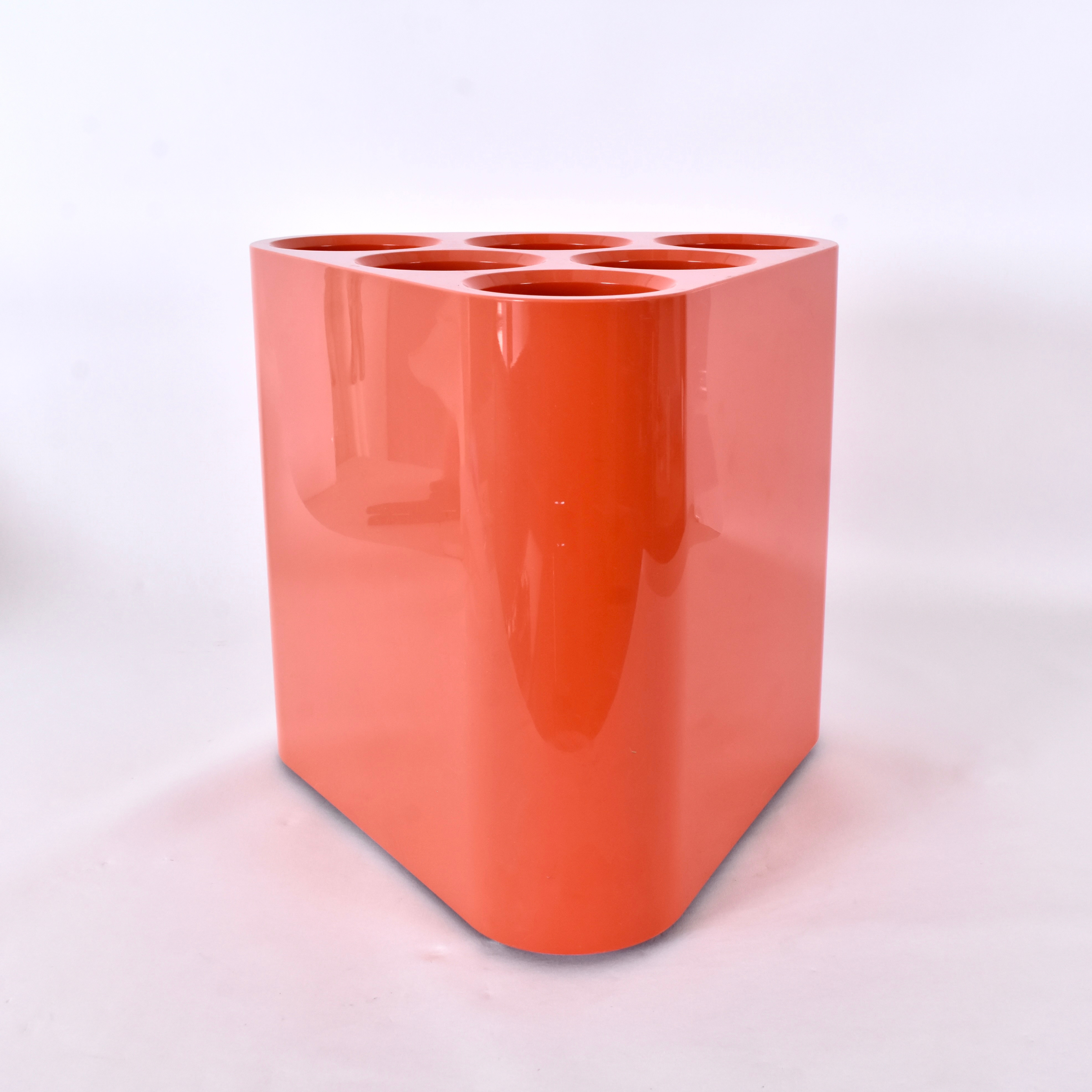 EDWARD BARBER & JAY OSGERBY. paraplyställ, orange plast, Magis "Poppins".