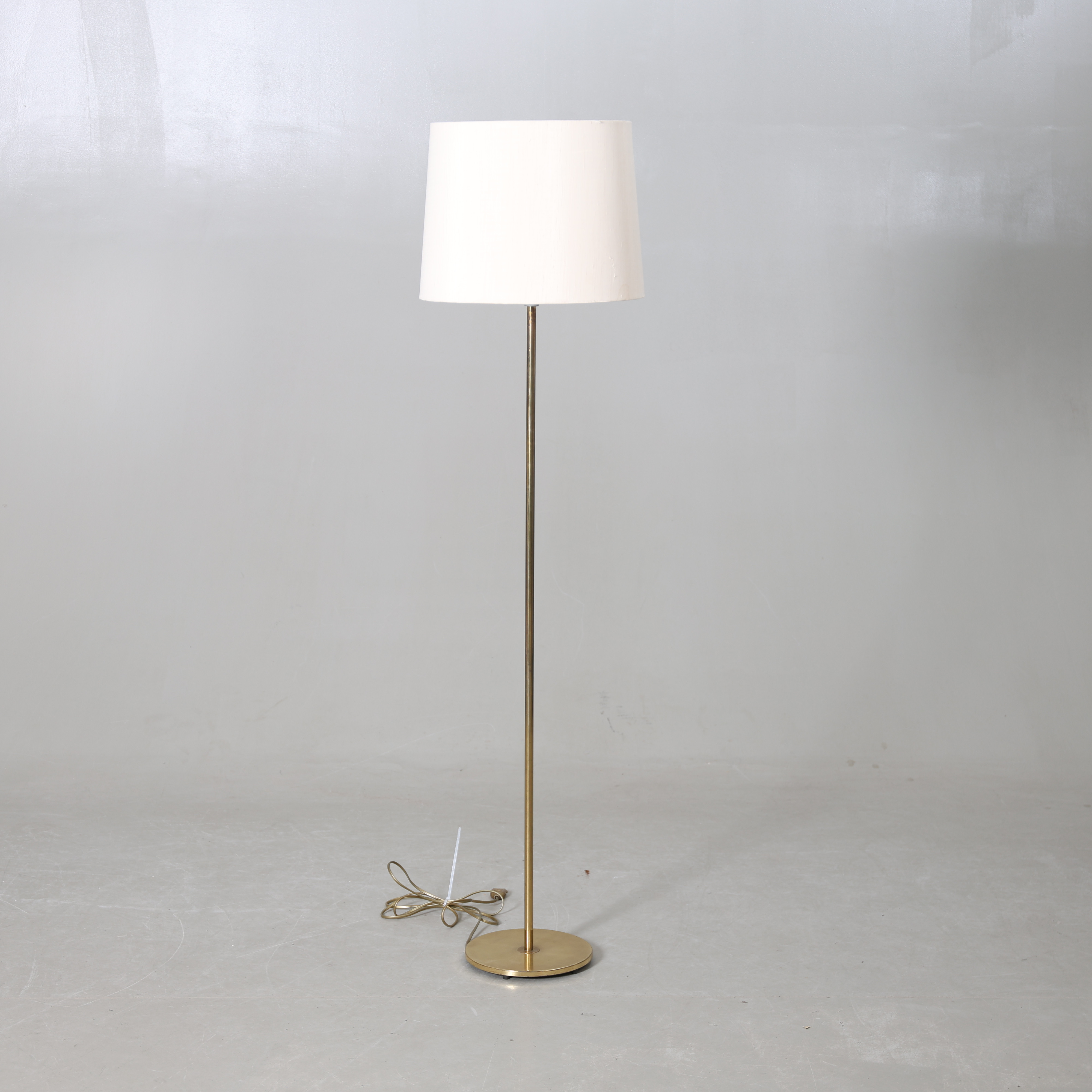 GOLVLAMPA, mässing, mod. 7005, Falkenbergs Belysning, 1900-talets andra hälft.