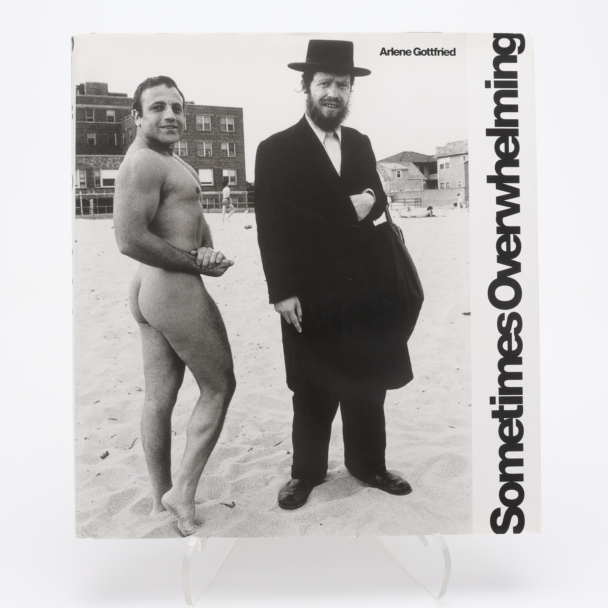 FOTO. DEN AMERIKANSKE FOTOGRAFEN ARLENE GOTTFRIEDS "SOMETIMES OVERWHELMING" I FÖRSTA UPPLAGAN, 2008.