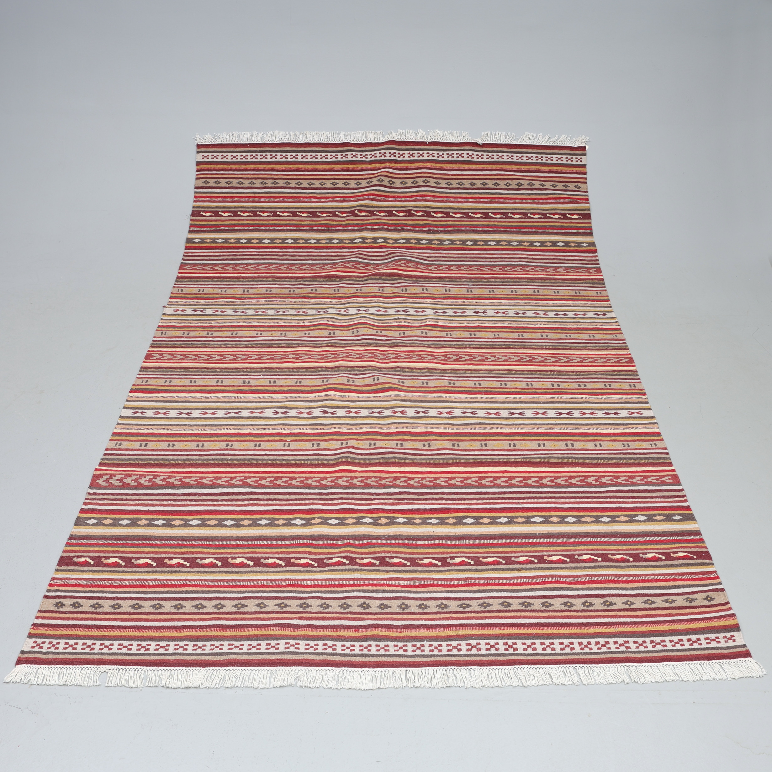MATTA. Kelim, "Kattrup", Ikea, ca 297 x 198 cm.