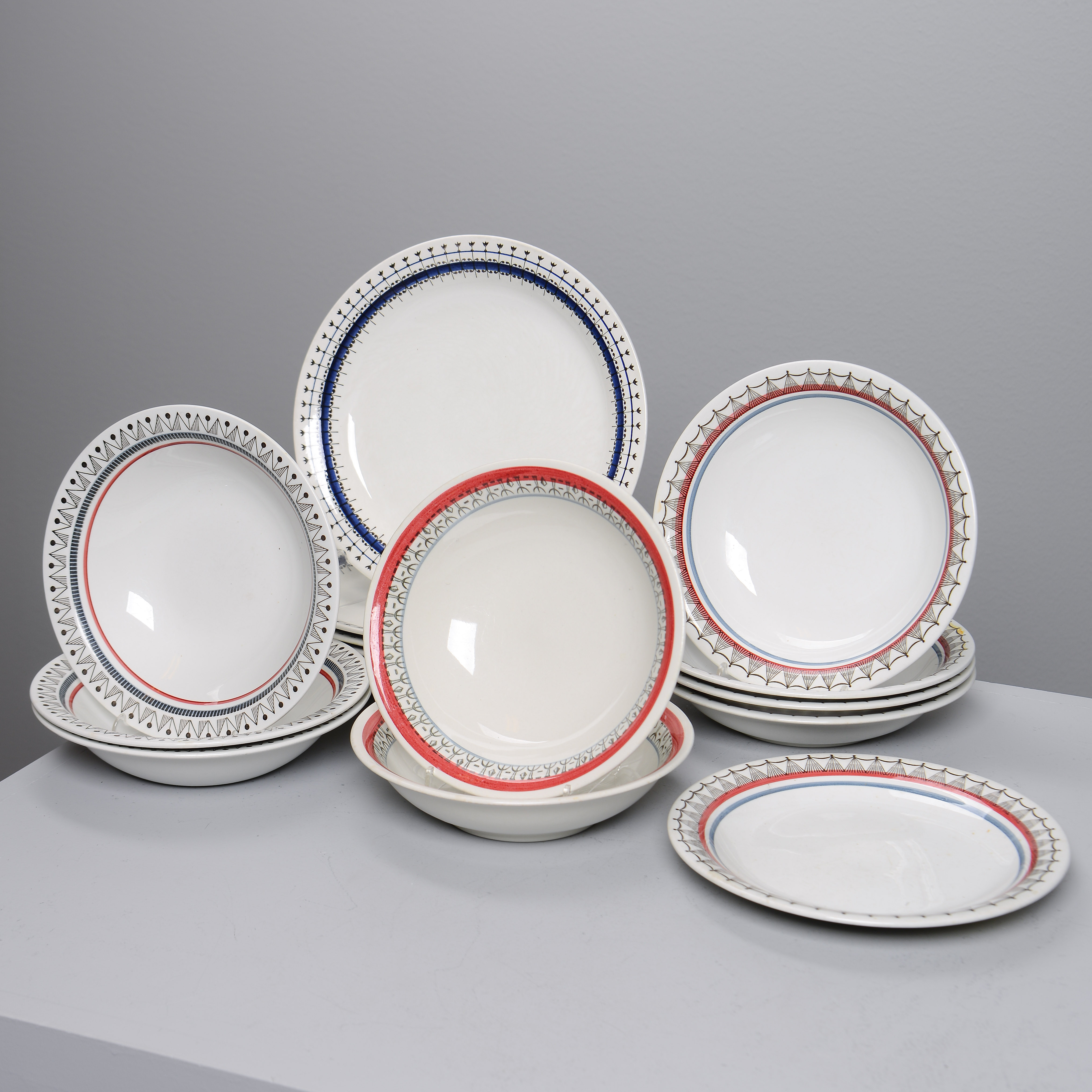 TALLRIKAR, 17 st, Rörstrand och Gefle/Upsala-Ekeby.