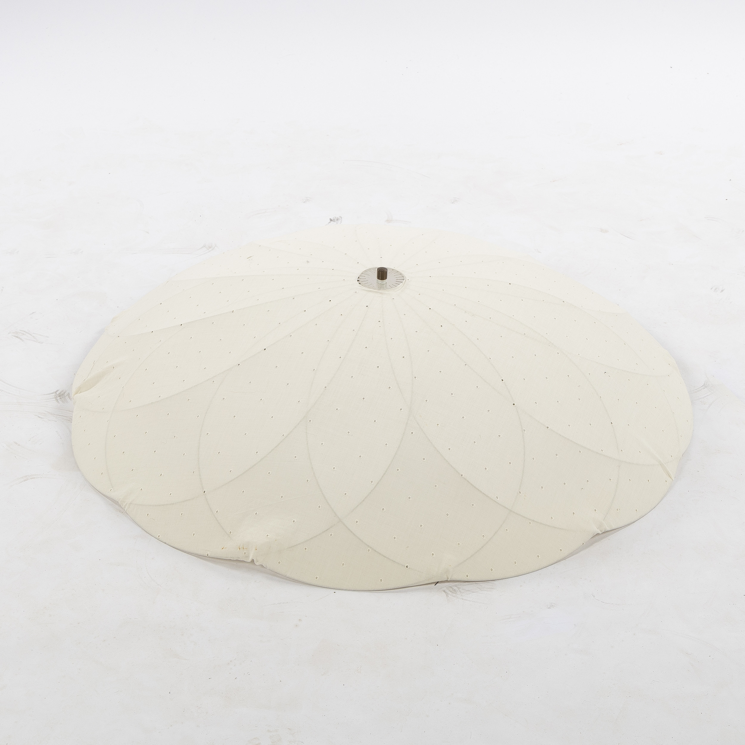 TORE AHLSÈN, stor takplafond, modell "Pia".