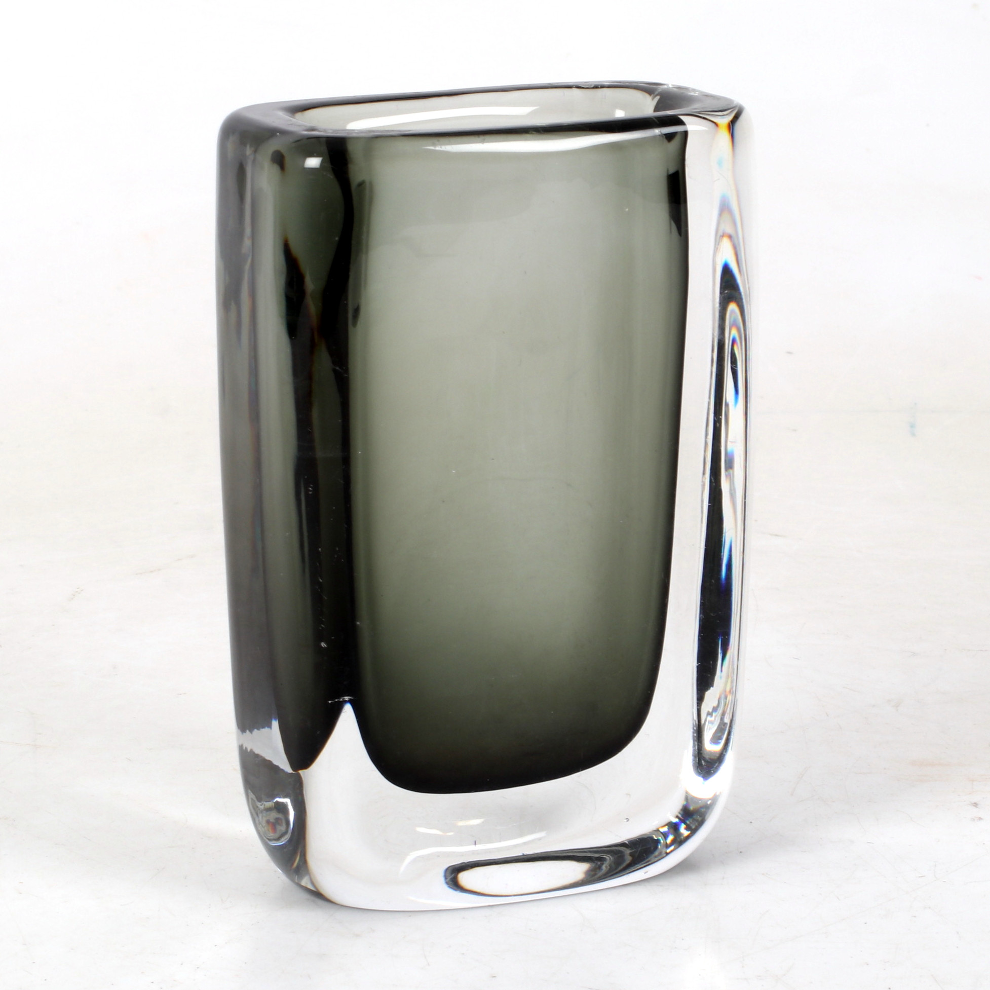 NILS LANDBERG. Vas, glas, signerad Orrefors.