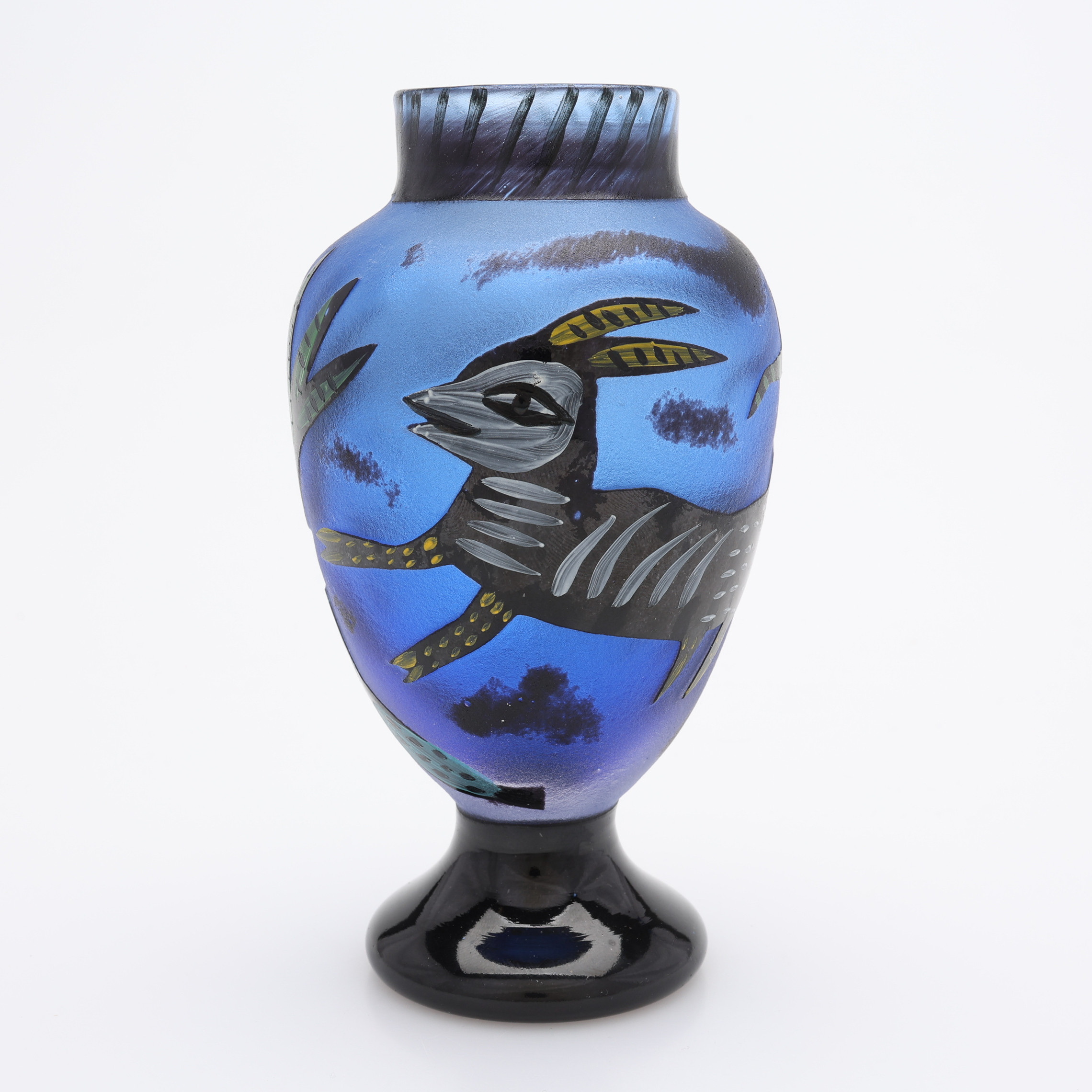 ULRICA HYDMAN-VALLIEN. VAS, UNIK, ÖVERFÅNG MED HANDMÅLAD DEKOR, KOSTA BODA.