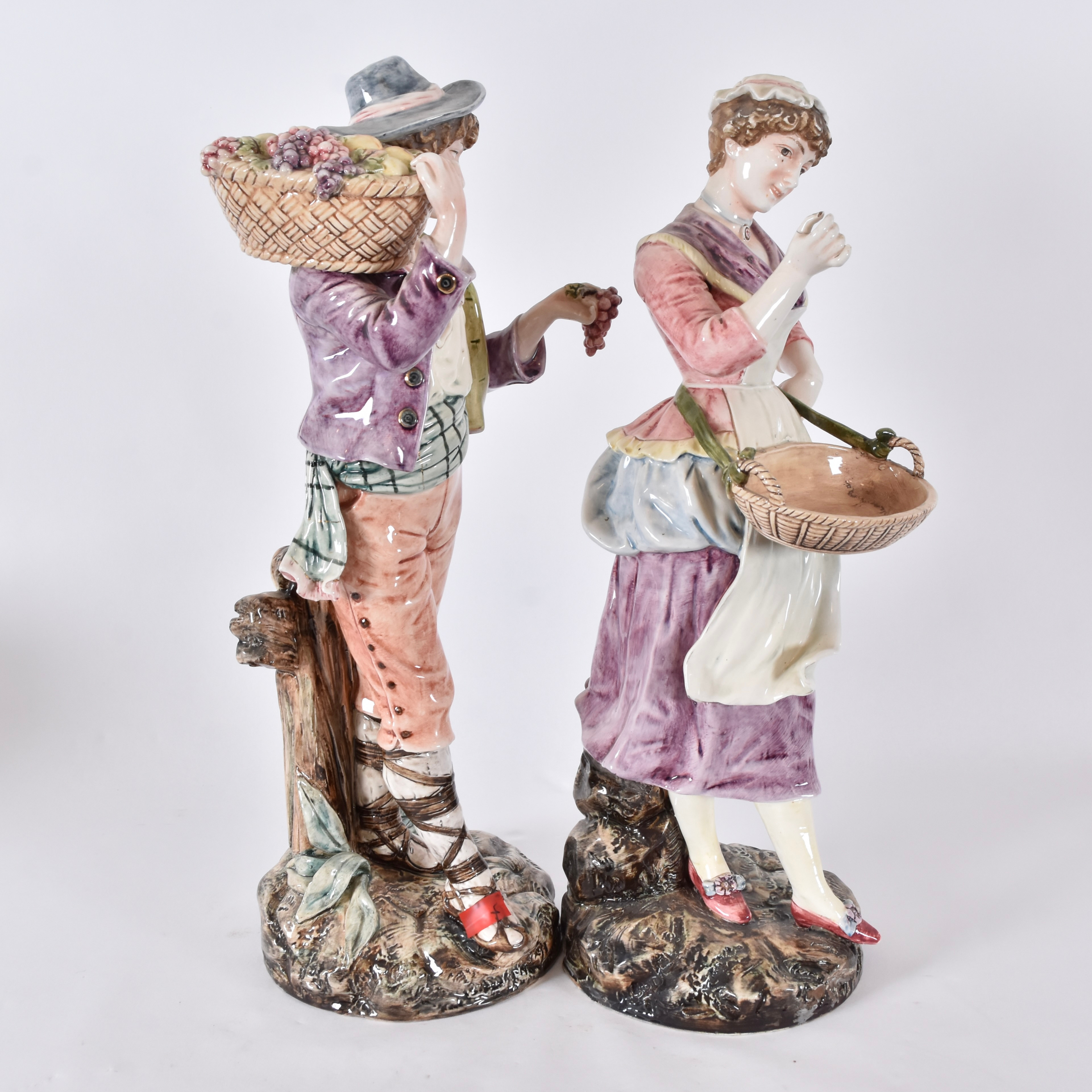 SKULPTURER, 1 par, glaserat flintgods.